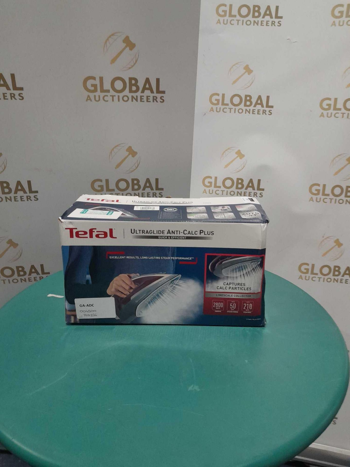 RRP £80 Boxed Tefal Uktraglide Anti-Calc Plus Steam Iron - Image 2 of 4