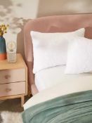 RRP £90 Lot To Contain 4 Assorted Items To Include A Synthetic Soft Like Down Pillow, Place Mats, S