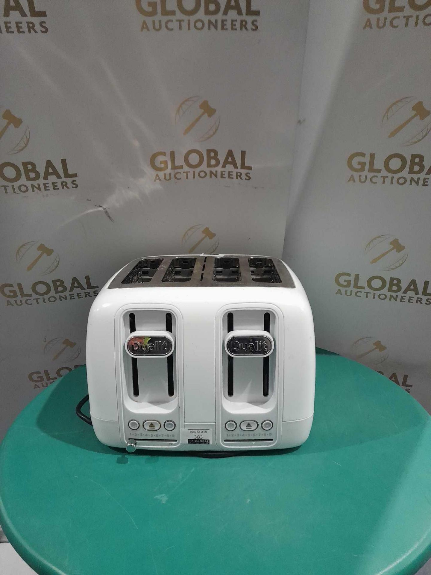 RRP £120 Unboxed Dualit White 4 Slice Toaster - Image 2 of 2