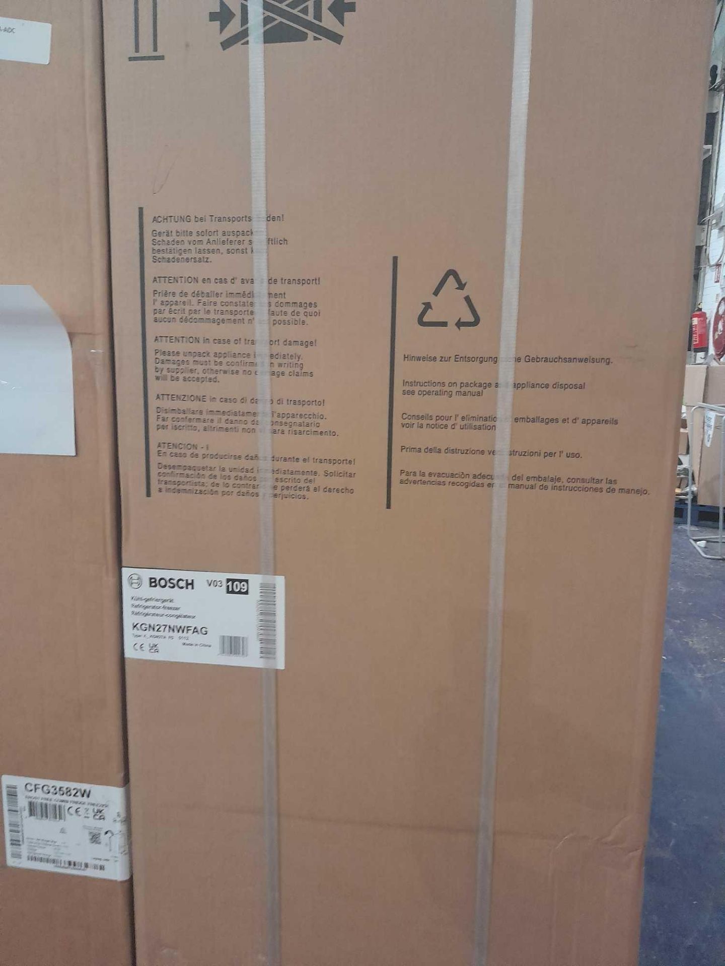 RRP £430 Boxed Bosch Kgn27Nwfag Tall Standing Fridge Freezer - Image 2 of 2