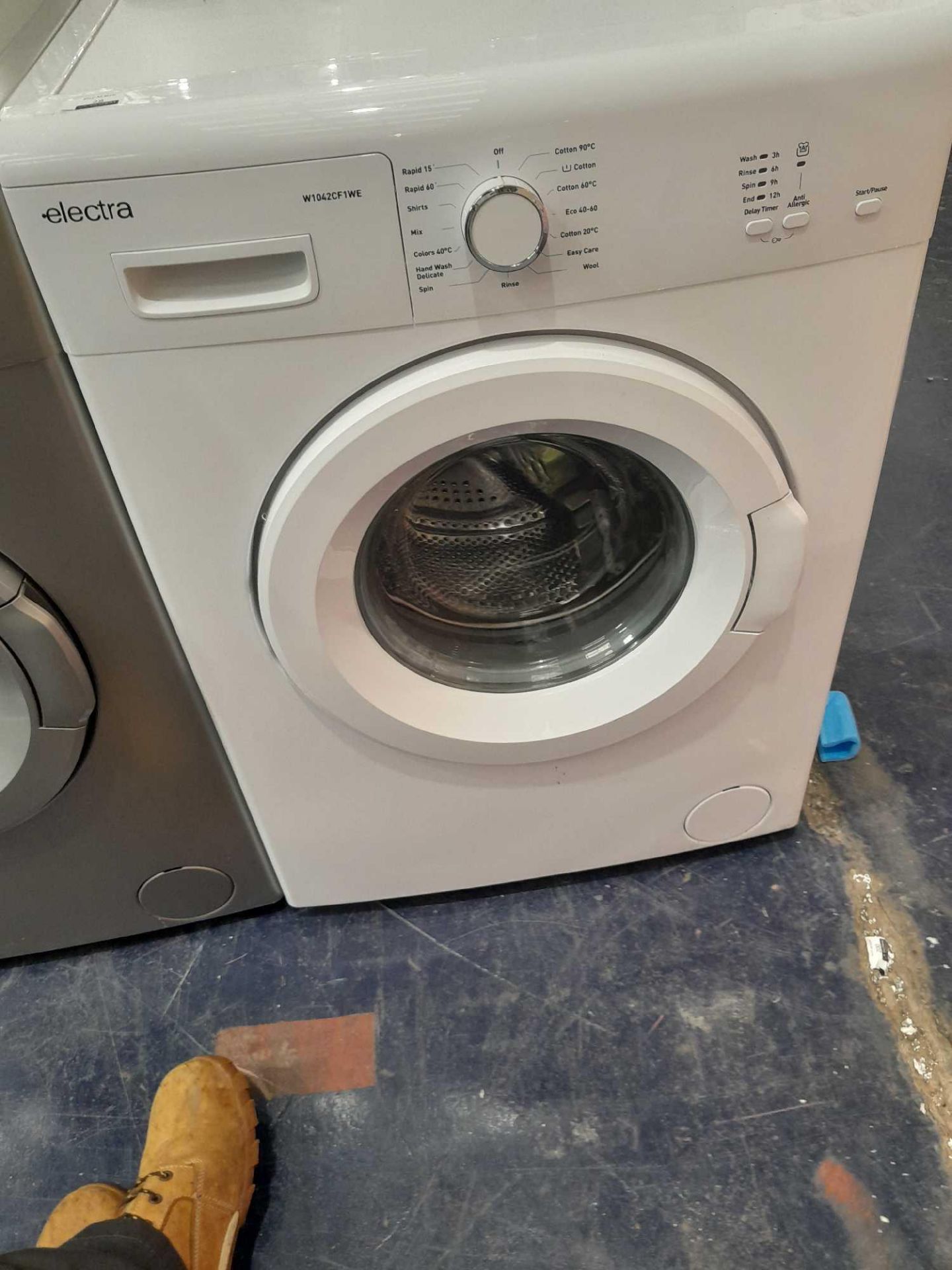 RRP £120 Electra W1042Cf1We 5Kg Washing Machine - Image 2 of 2