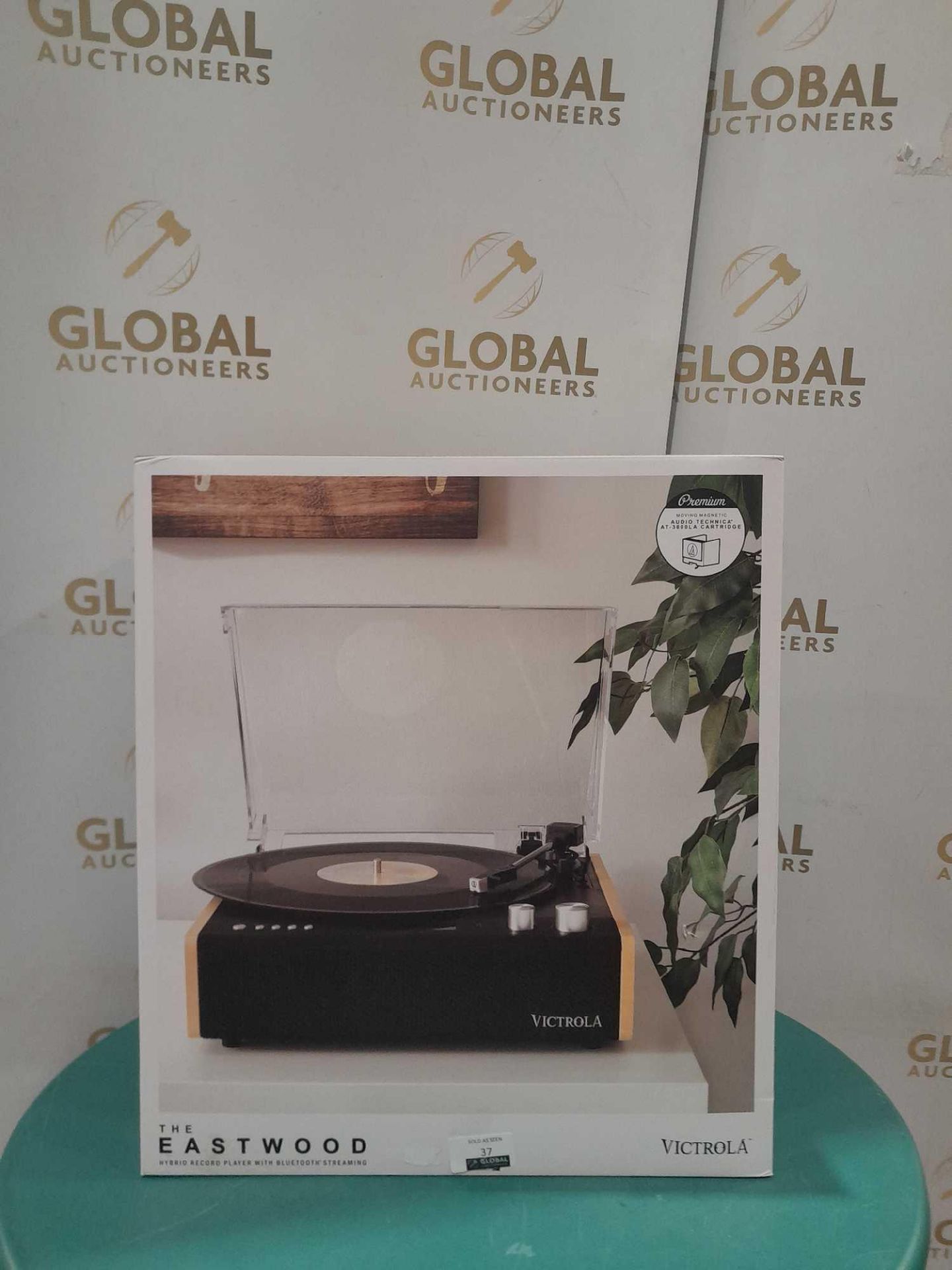 RRP £100 Boxed The Victrola The Eastwood Hybrid Record Player - Image 2 of 2