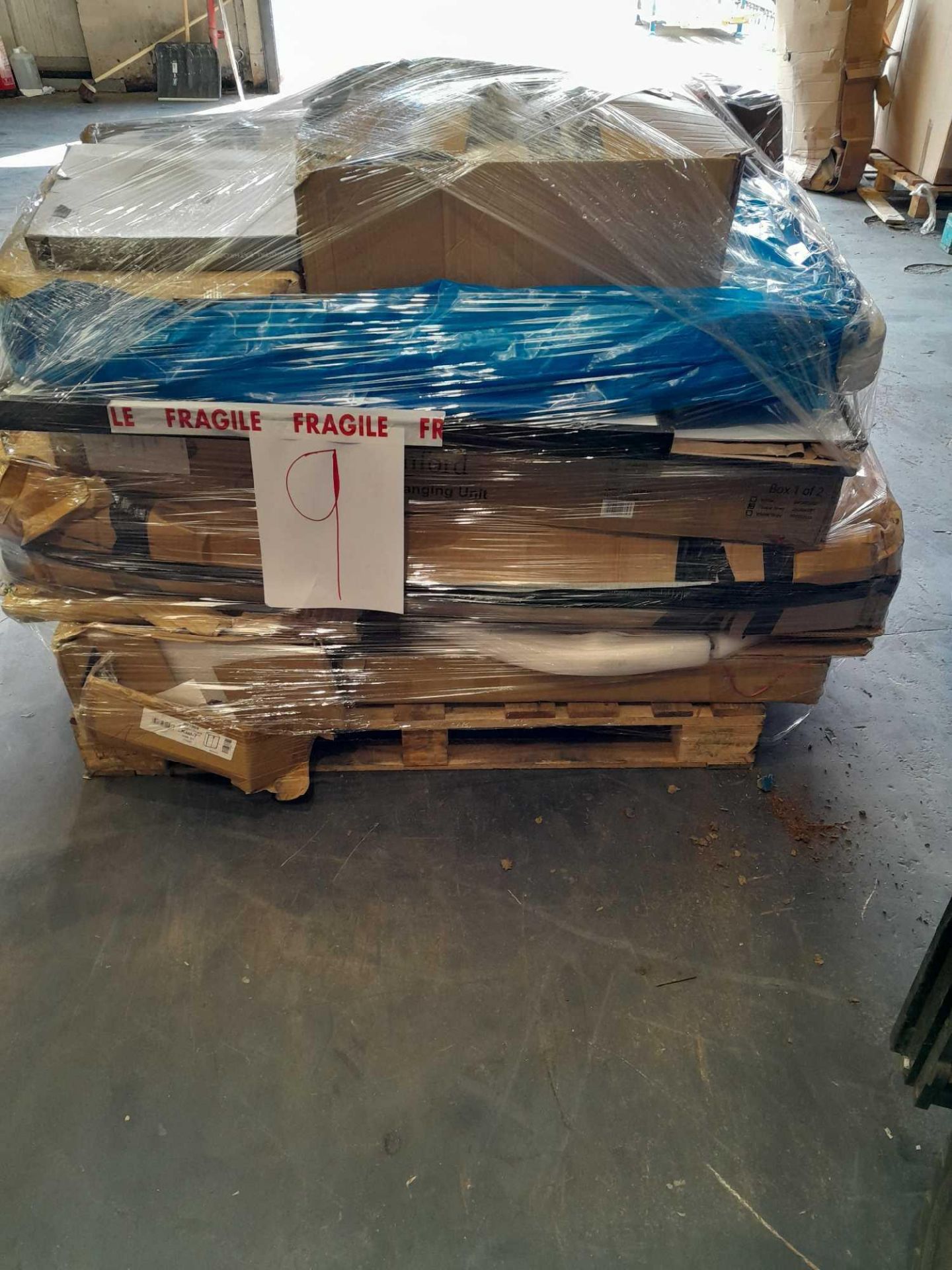 RRP £1,100 Pallet To Contain Assorted Items Such As Scales, Pictures, And More.