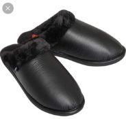 RRP £80 Boxed Rocket Dog Black Leather And Fur Slippers Uk Size5