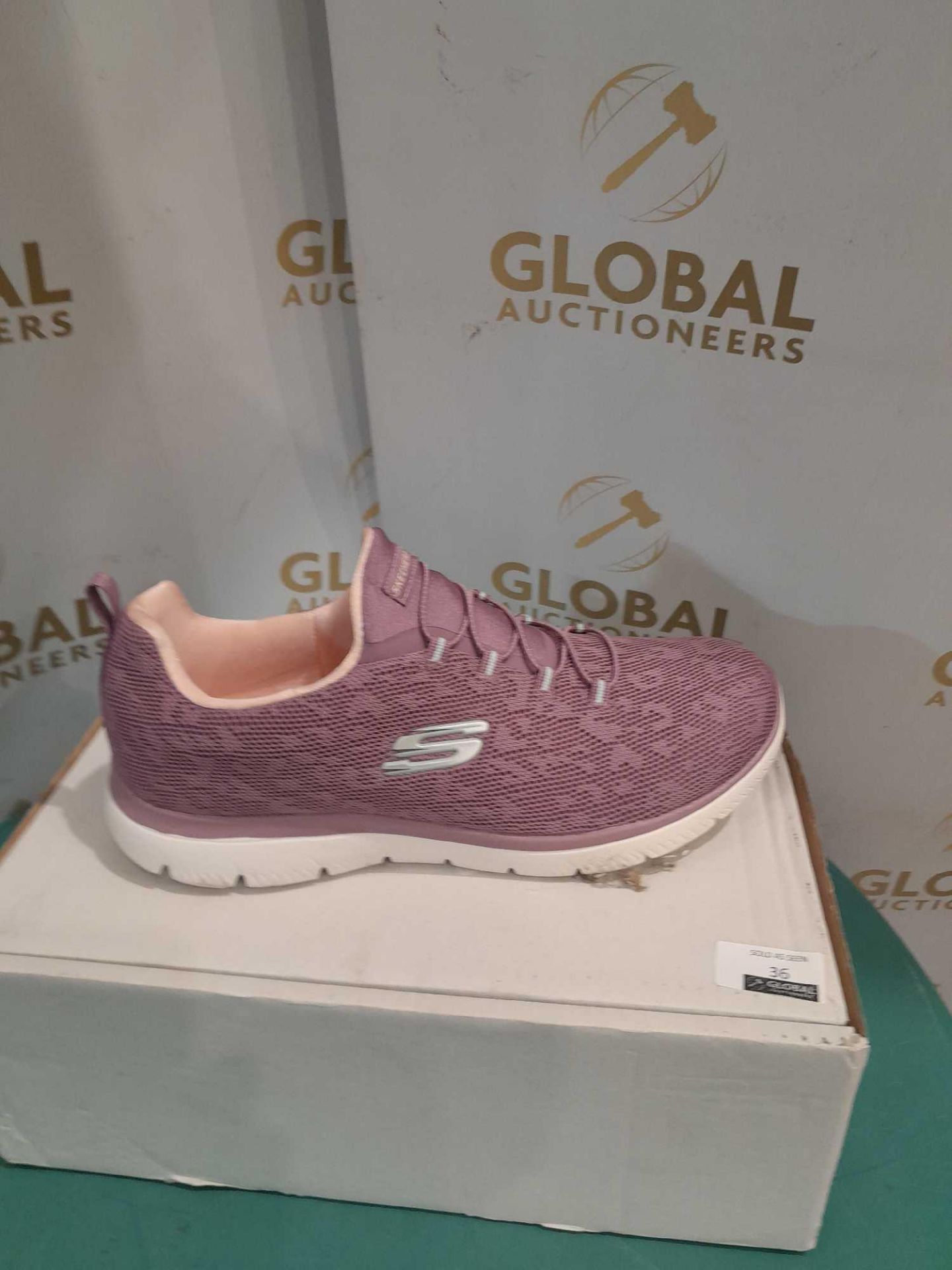 RRP £65 Boxed Pair Of Size 8 Sketchers Summit Mauve Trainers - Image 2 of 2