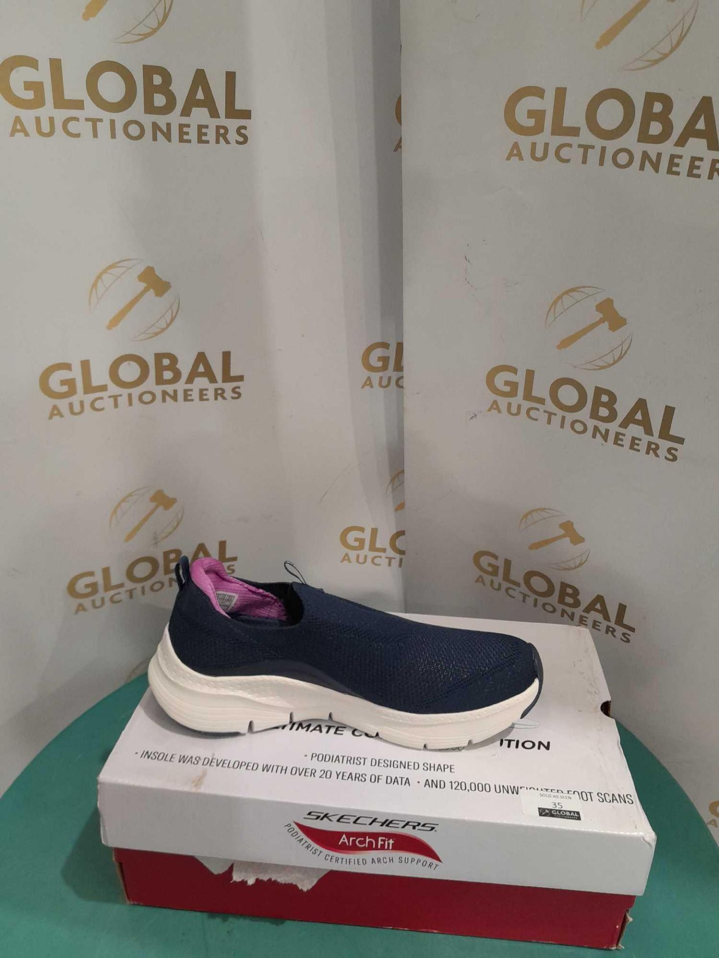 RRP £75 Boxed Pair Of Size 6 Sketchers Arch Fit Navy Trainers - Image 2 of 2