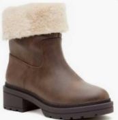 RRP £100 Boxed Rocket Dog Brown Leather And Fur Boots In Size Uk 3