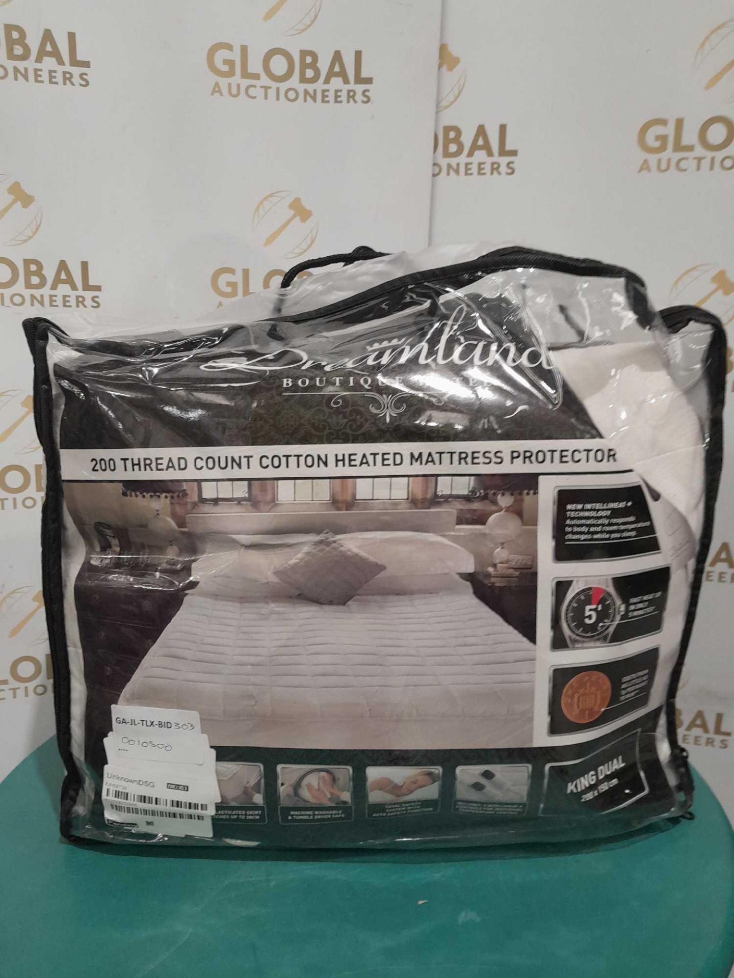 RRP £105 Bagged Dreamland 200 Thread Count Heated Mattress Protector - Image 2 of 2