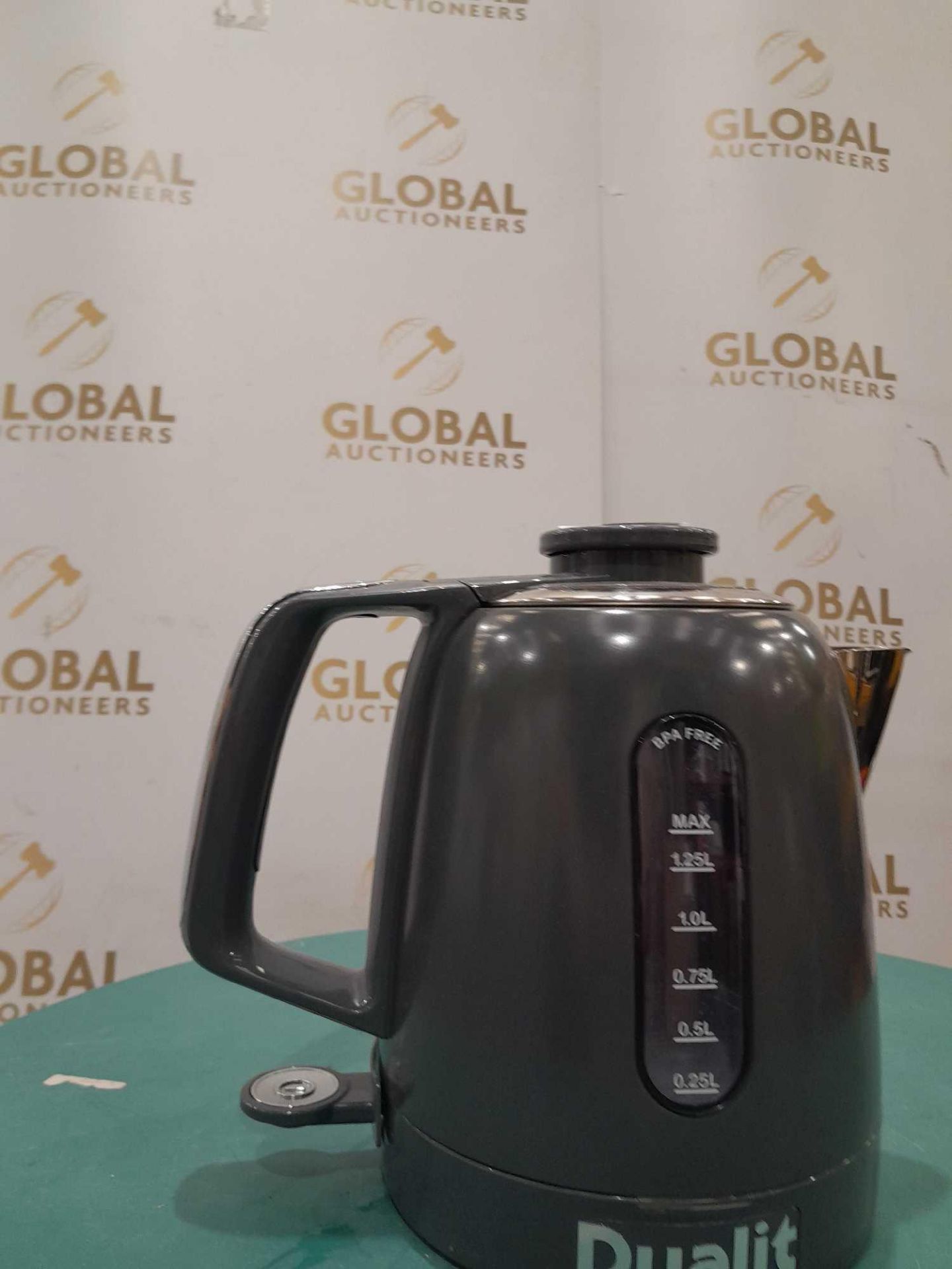 RRP £100 Dualit 1.25L Grey Kettle - Image 2 of 2