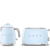 RRP £300 Smeg Blue Kettle And Toaster Set