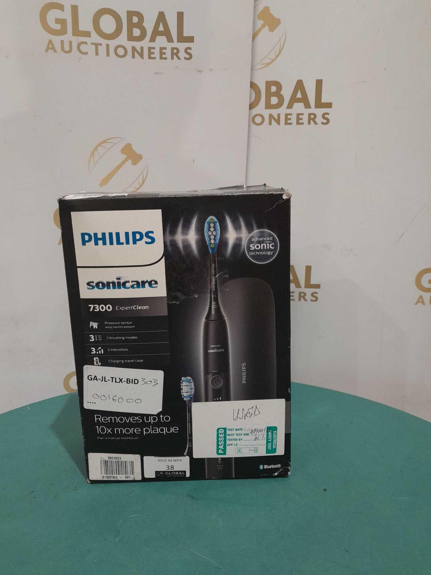 RRP £160 Boxed Philips 7300 Expert Clean Electric Toothbrush - Image 2 of 2