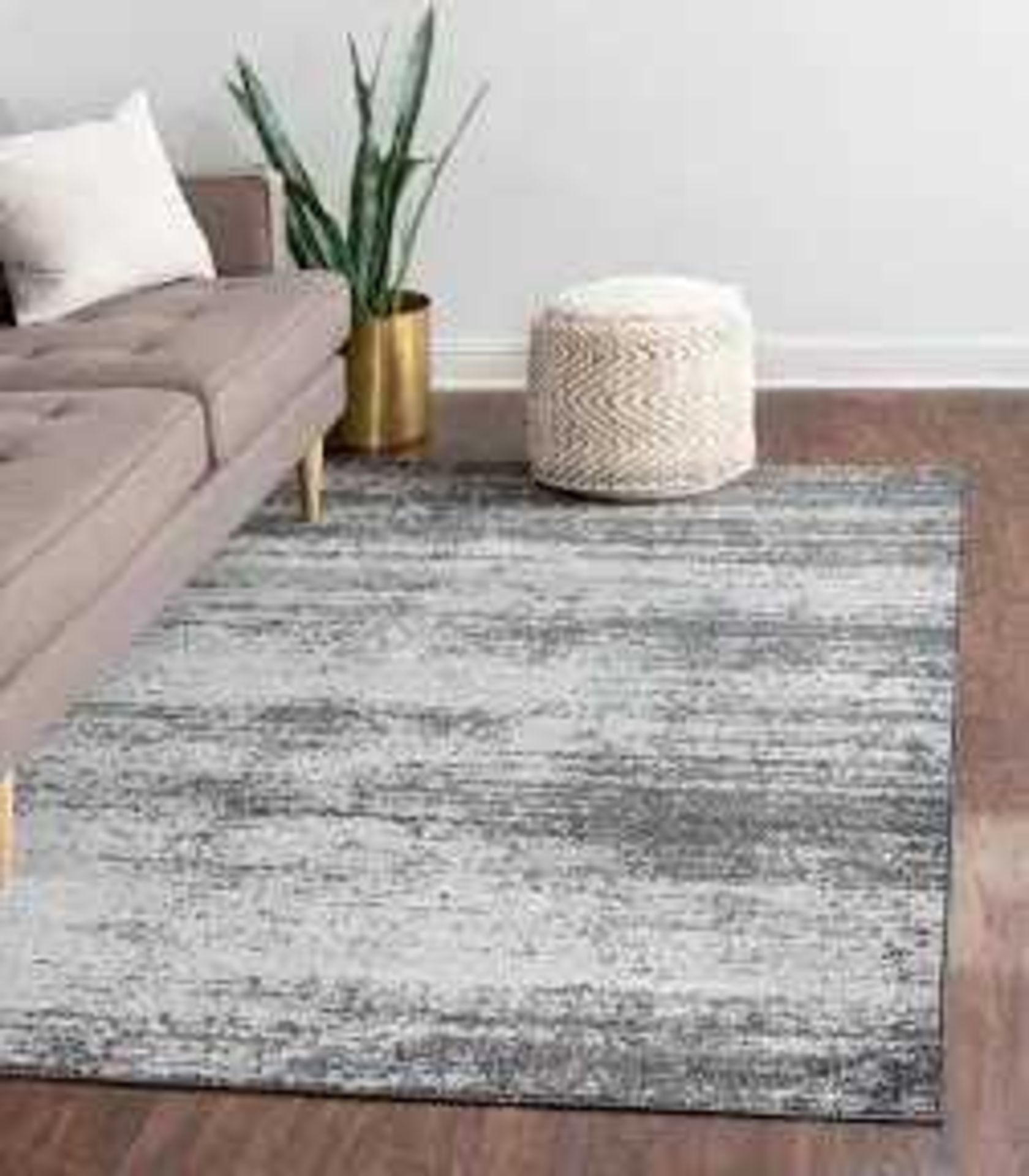RRP £120 Bagged Unique Loom Sofia Collection Rug 5x8Ft