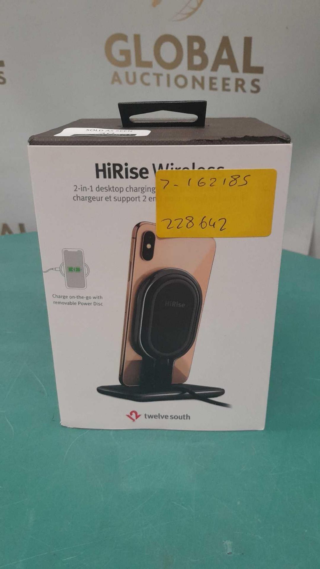 RRP £80 Boxed Twelve South HiRISE Wireless 2In1 Desktop Charging Stand - Image 2 of 2