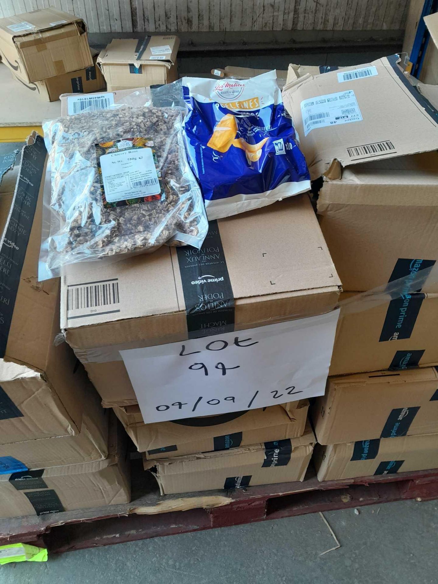 RRP £500 Lot To Contain Nuts, Confectionary And Mixed Groceries + More (Count 48)