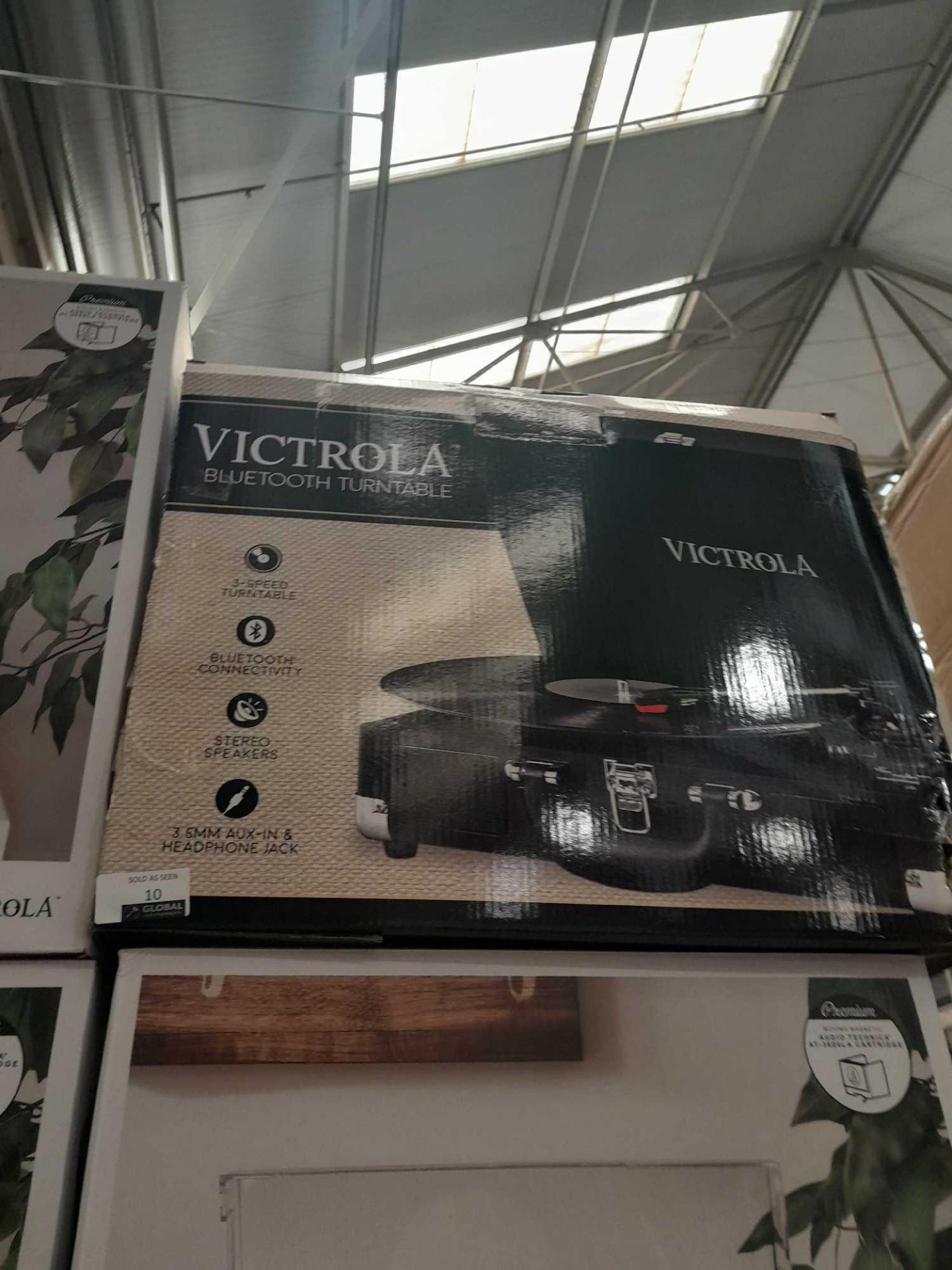 RRP £120 Boxed Victrola Bluetooth Turntables 3 Speed - Image 2 of 2