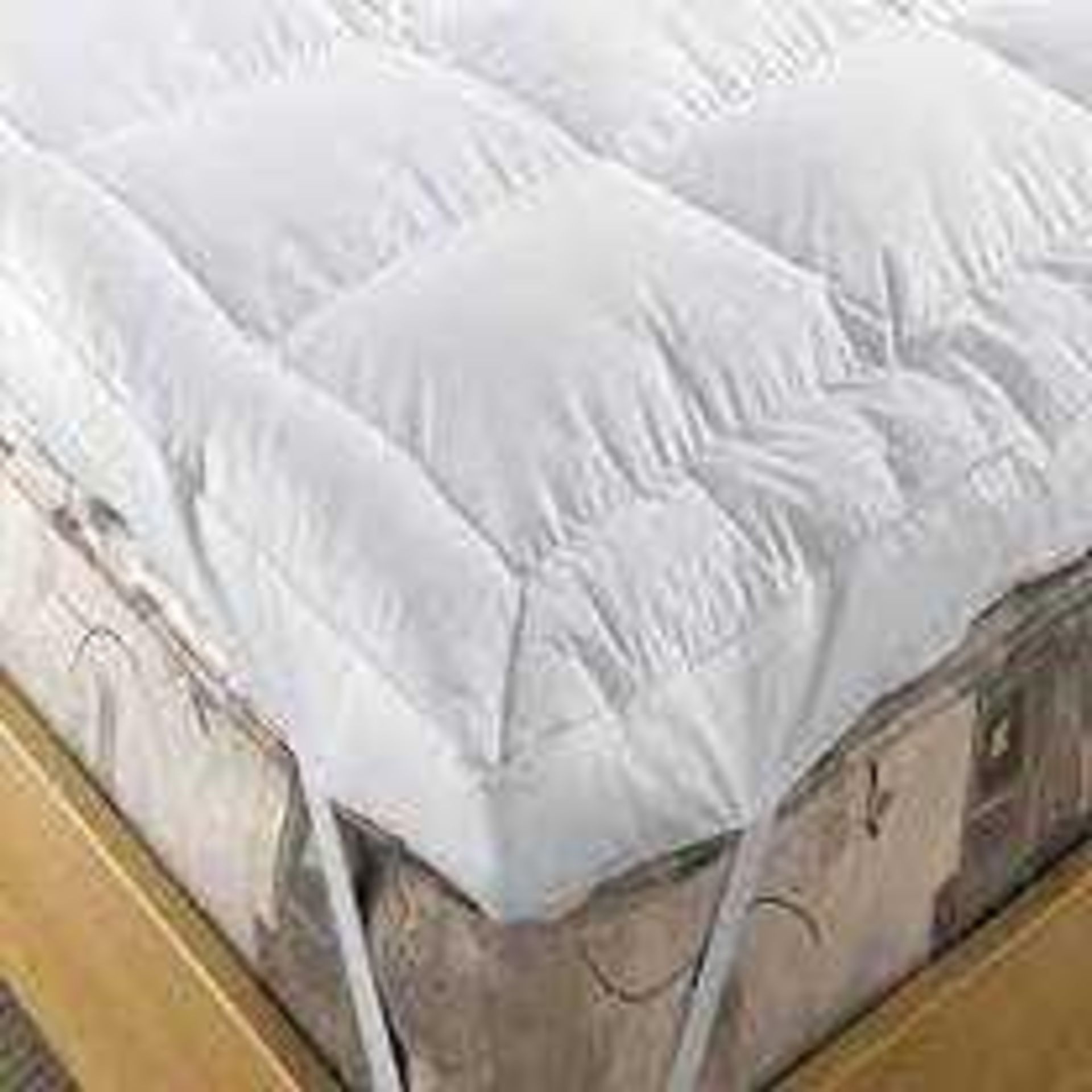 RRP £100 Boxed Northern Nights Xtra Pure Feathered Double Mattress Topper