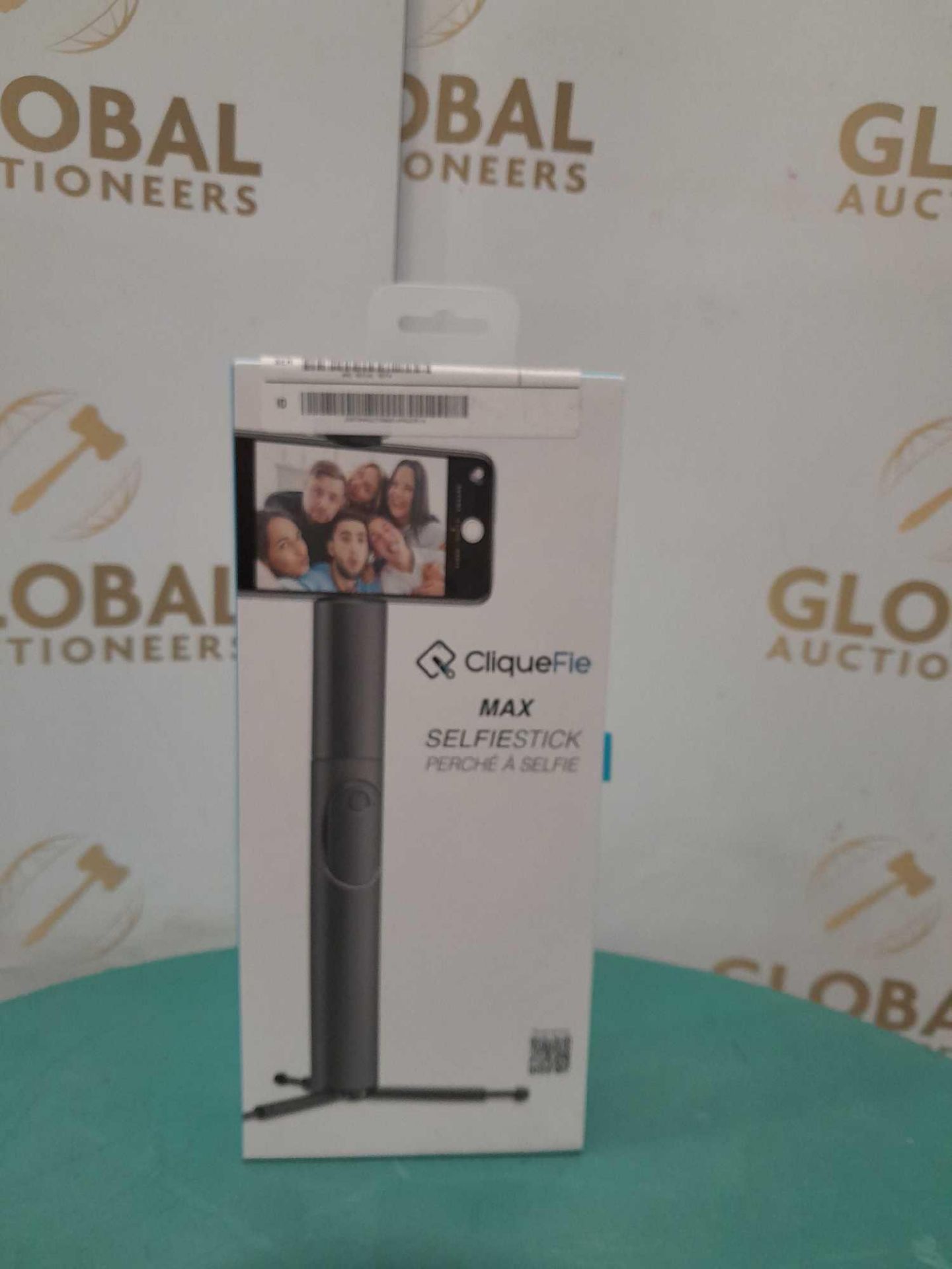 RRP £120 Lot To Contain 2 Boxed Cliquefie Max Selfie Sticks - Image 2 of 2