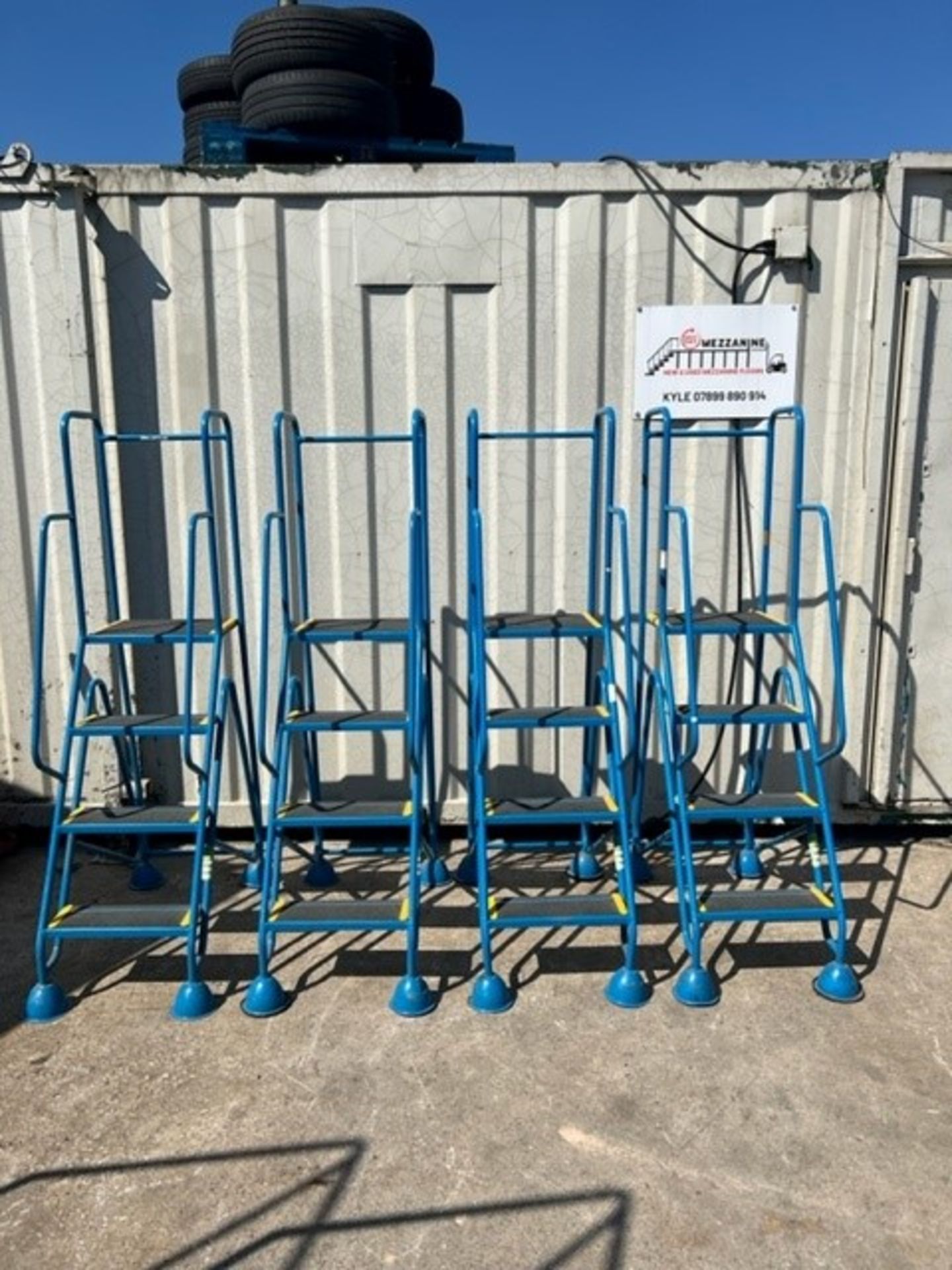 RRP £420 Warehouse Ladders Small Dome Feet Blue Set - Image 3 of 4