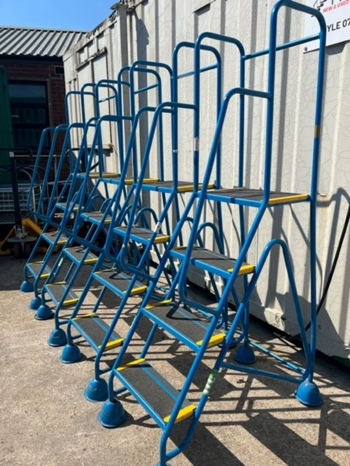 RRP £420 Warehouse Ladders Small Dome Feet Blue Set - Image 4 of 4