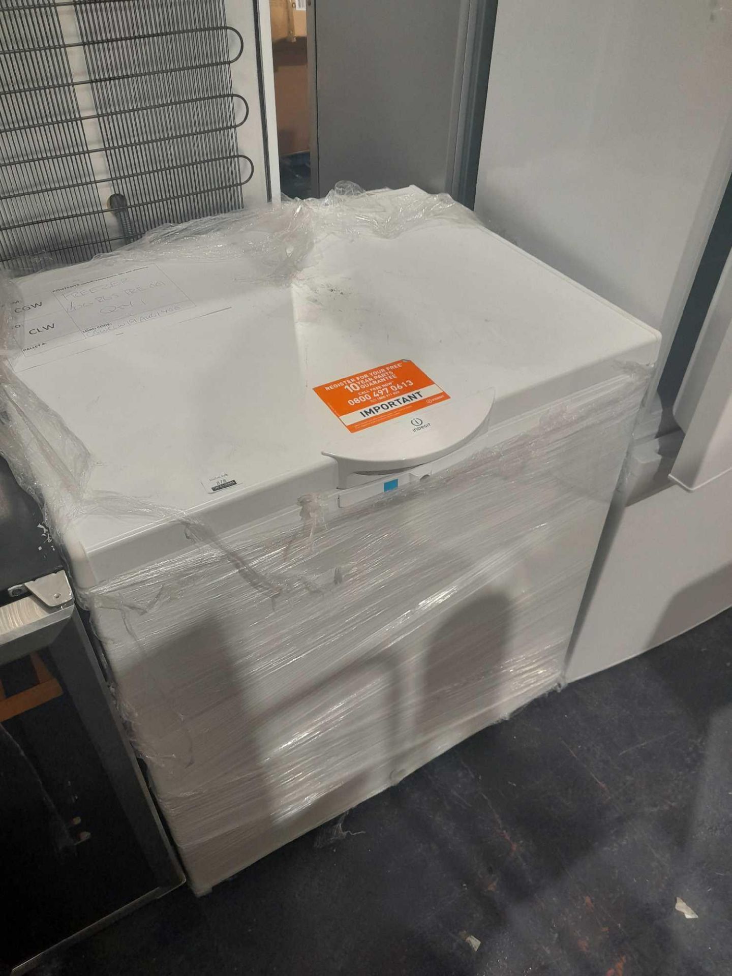 RRP £500 Indesit Os1A200H21 White Chest Freezer - Image 2 of 2