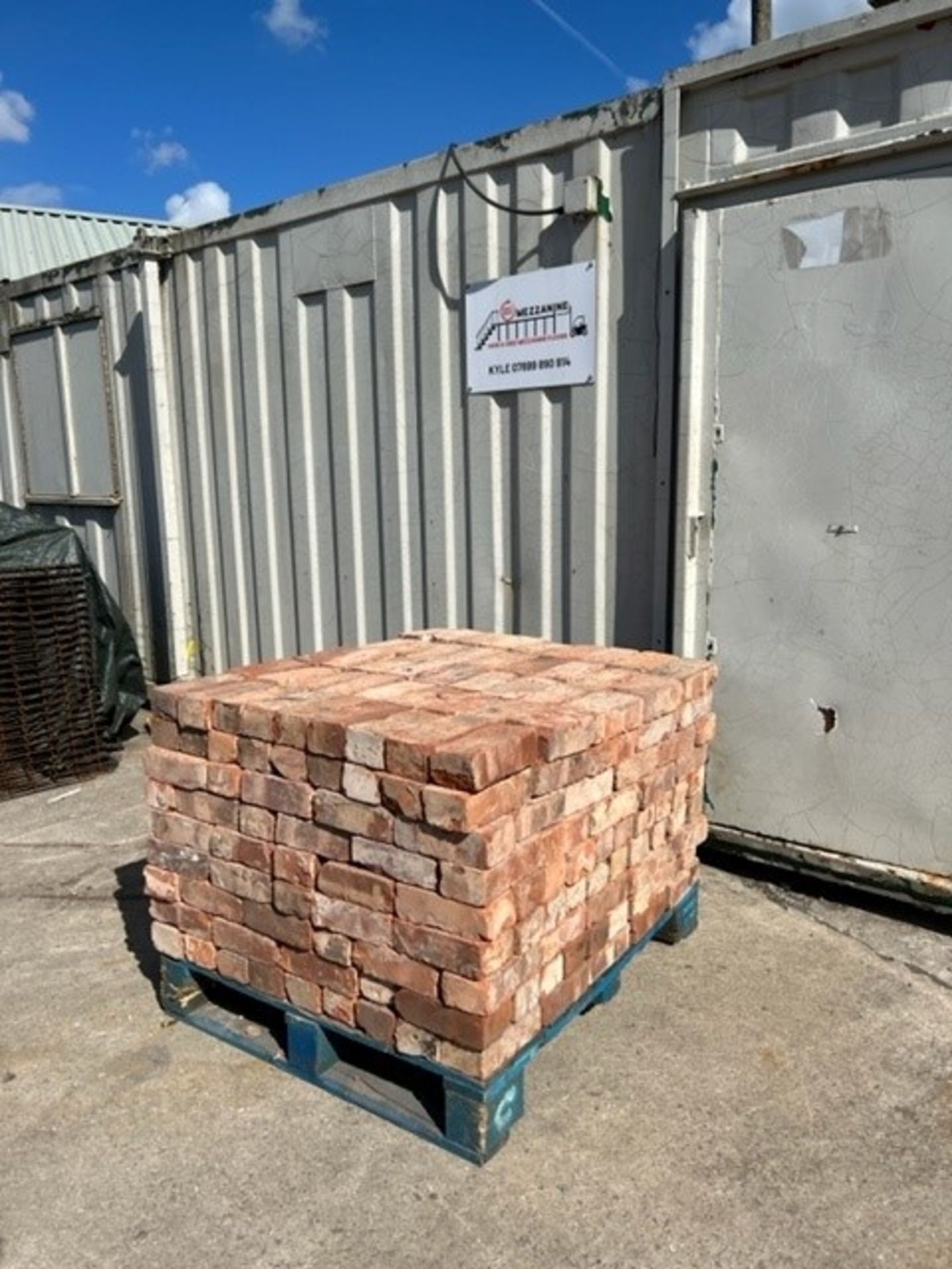 RRP £600 Reclaimed Wire Cut Bricks 400 Bricks Per Pallet 1 Pallet Per Lot 18 Lots In Total All - Image 3 of 4