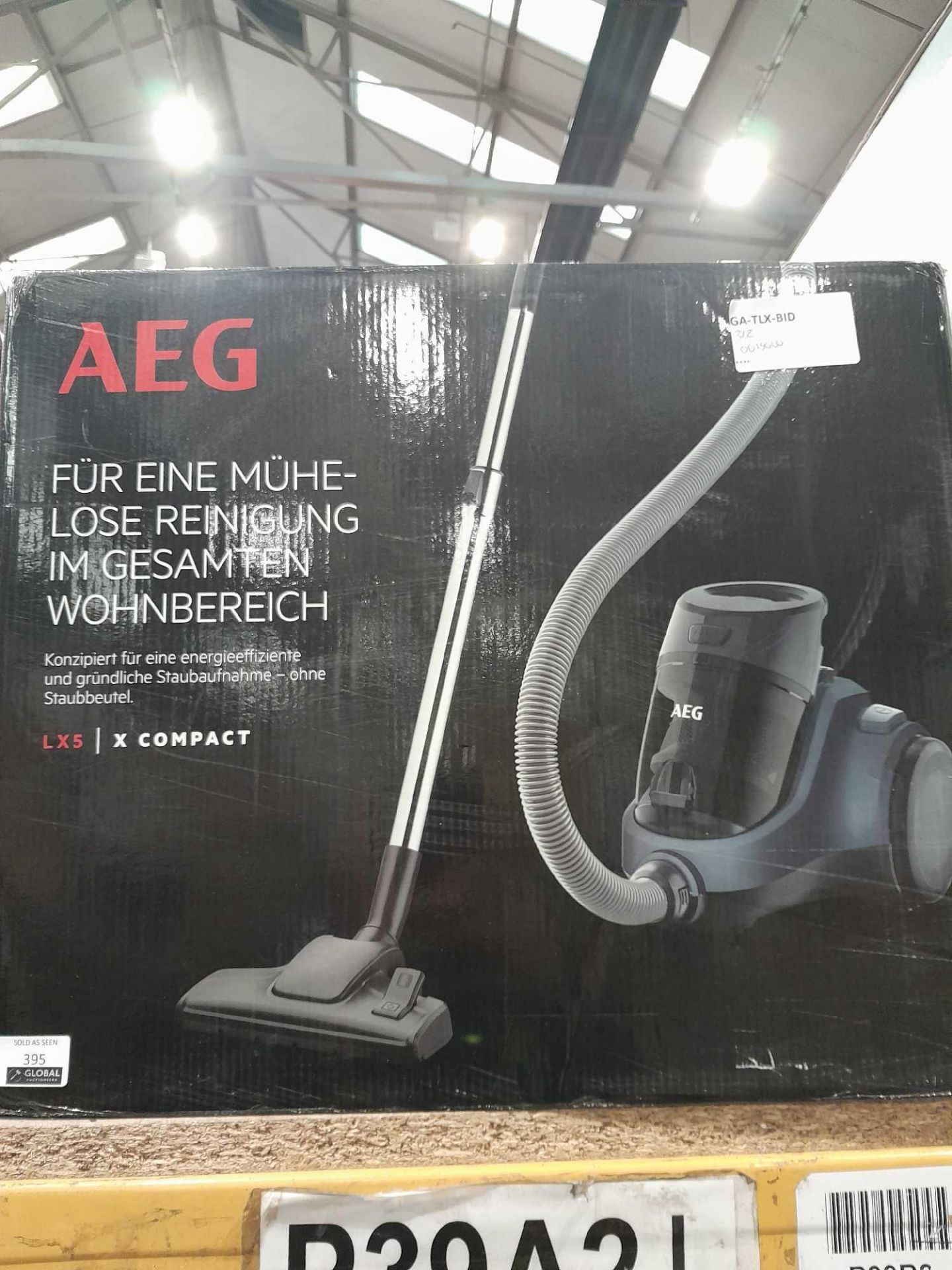 RRP £150 Boxed Aeg Lx5 Compact Vacuum Cleaner - Image 2 of 2
