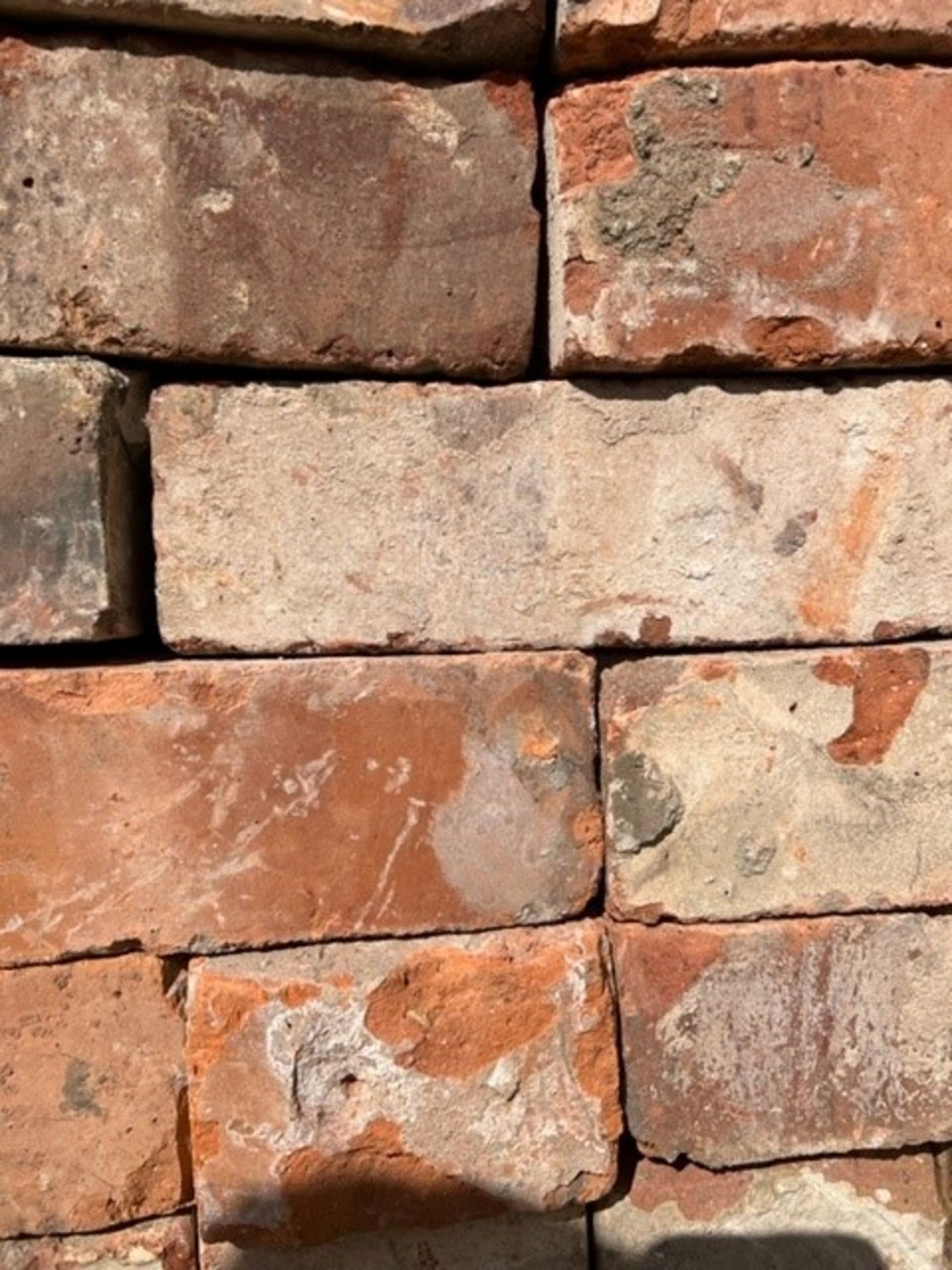 RRP £600 Reclaimed Wire Cut Bricks 400 Bricks Per Pallet 1 Pallet Per Lot 18 Lots In Total All - Image 5 of 5