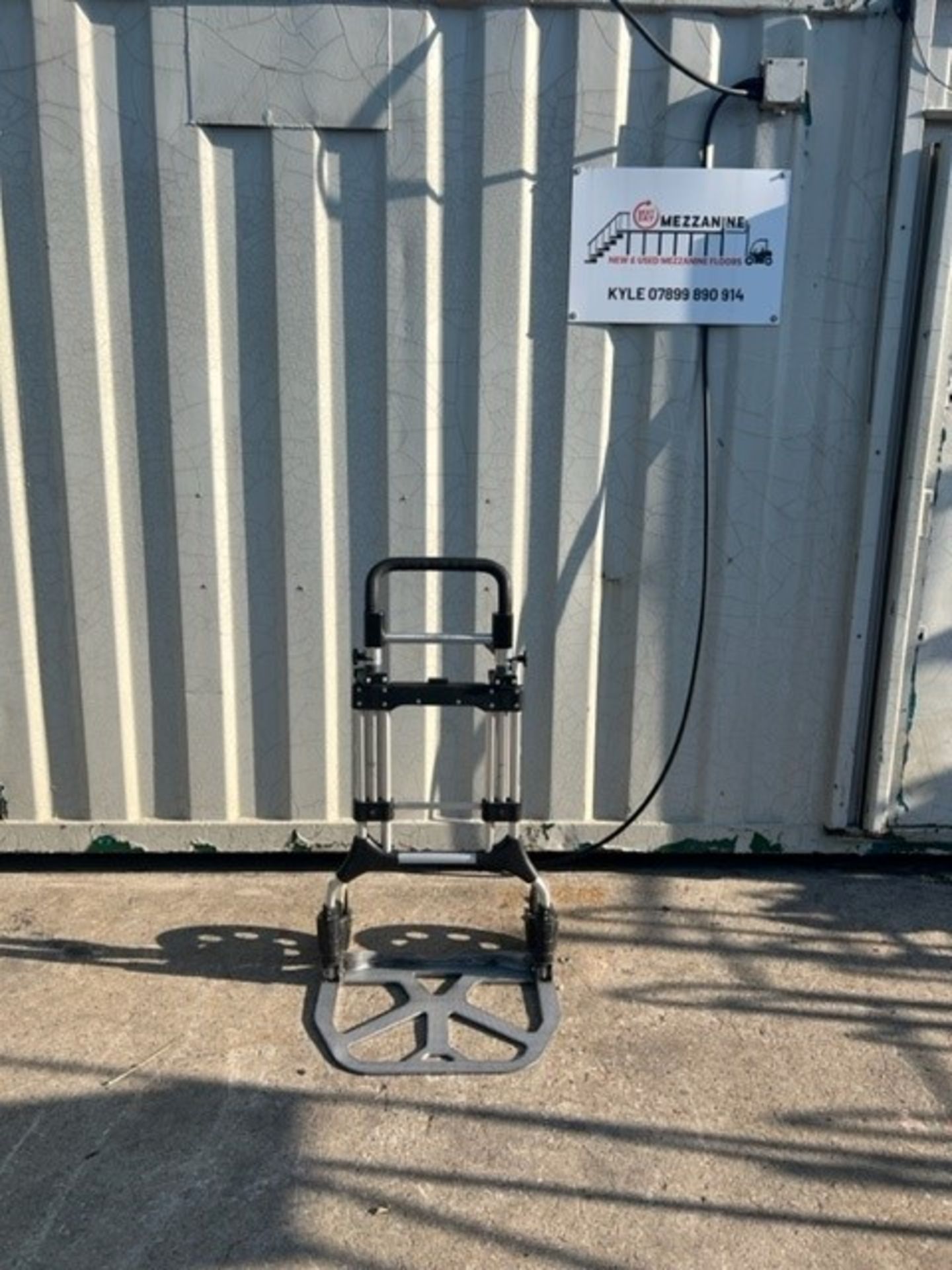 RRP £300 Foldable Sack Truck Trolly. Overall Height When Fully Extended: 1320Mm, Height When Down: