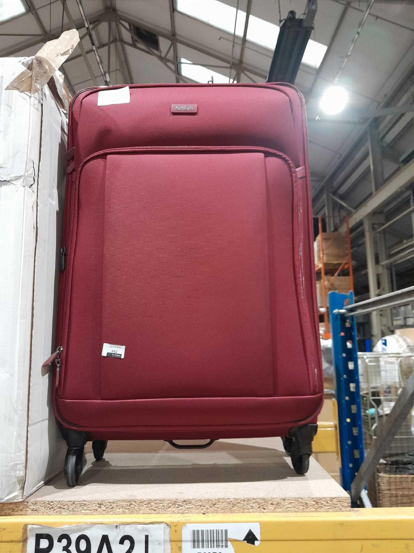 RRP £140 Antler Spinner Wheeler Suitcase - Image 2 of 2
