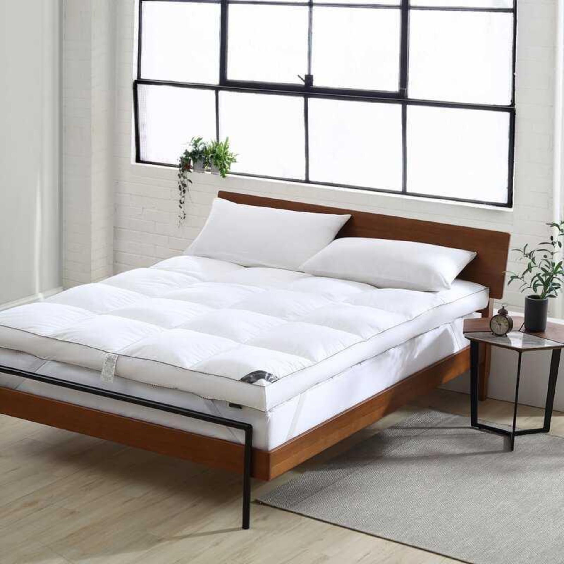 RRP £100 Boxed Northern Nights Xtra Double Feathered Mattress Topper