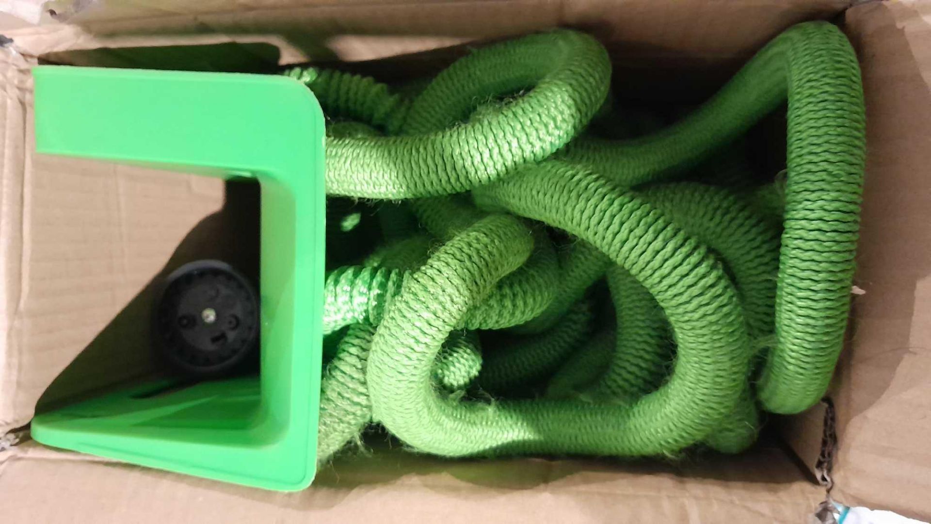 RRP £100 Lot To Contain 2 Boxed Assorted Items To Include A Grumpy Gardner Stretch Hose And A Cozee - Image 2 of 3