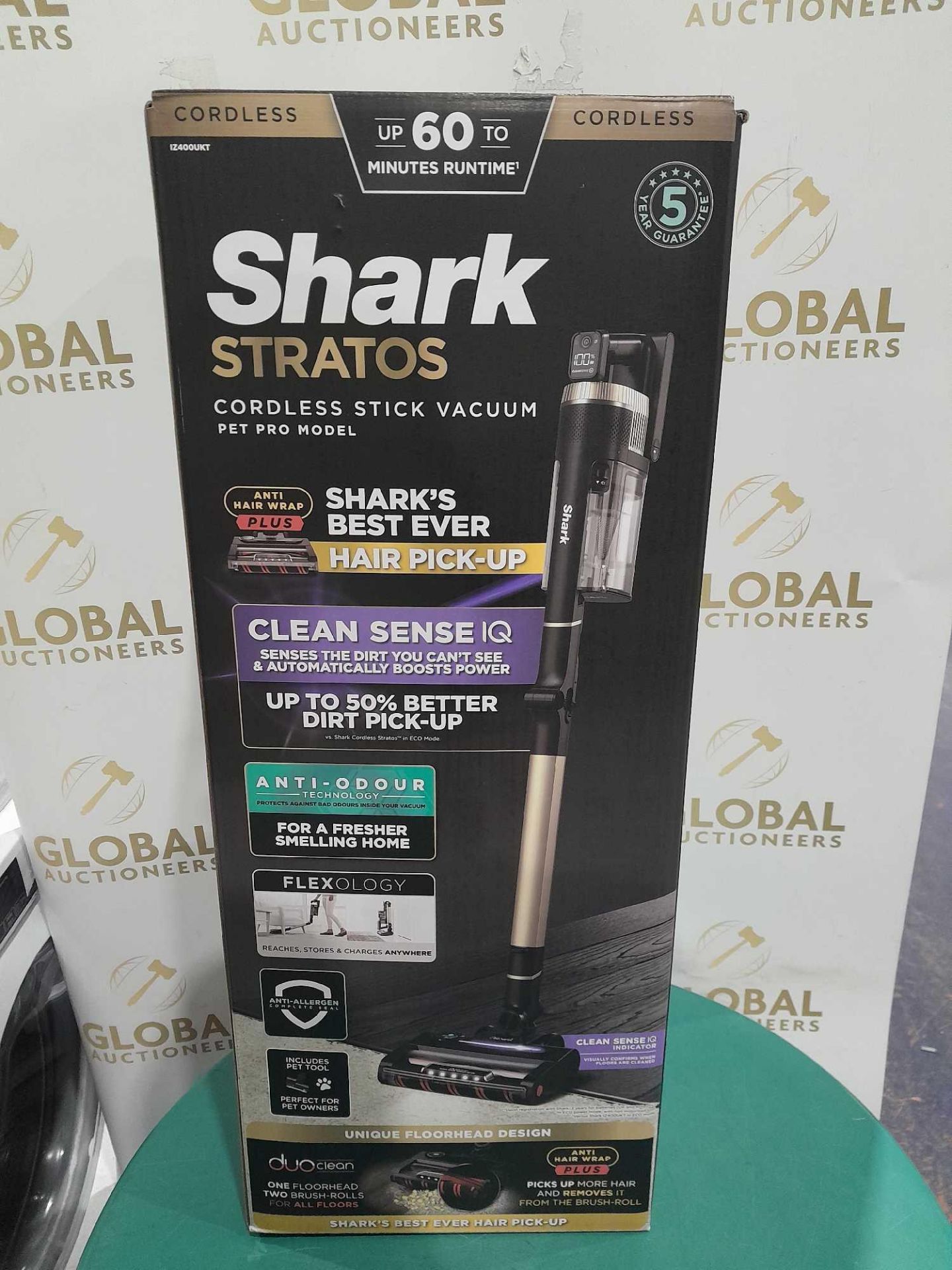 RRP £420 Shark Stratos Cordless Vacuum W/ Anti Hair Wrap & Clean Sense Iq Iz400Ukt - Image 2 of 2