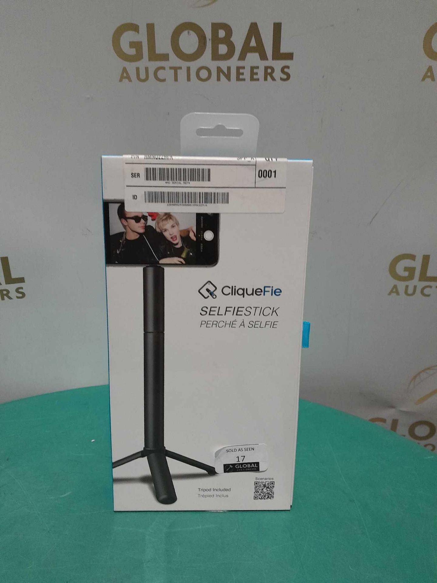 RRP £165 lot to contain 11 Boxed cliquefie selfie sticks - Image 2 of 2