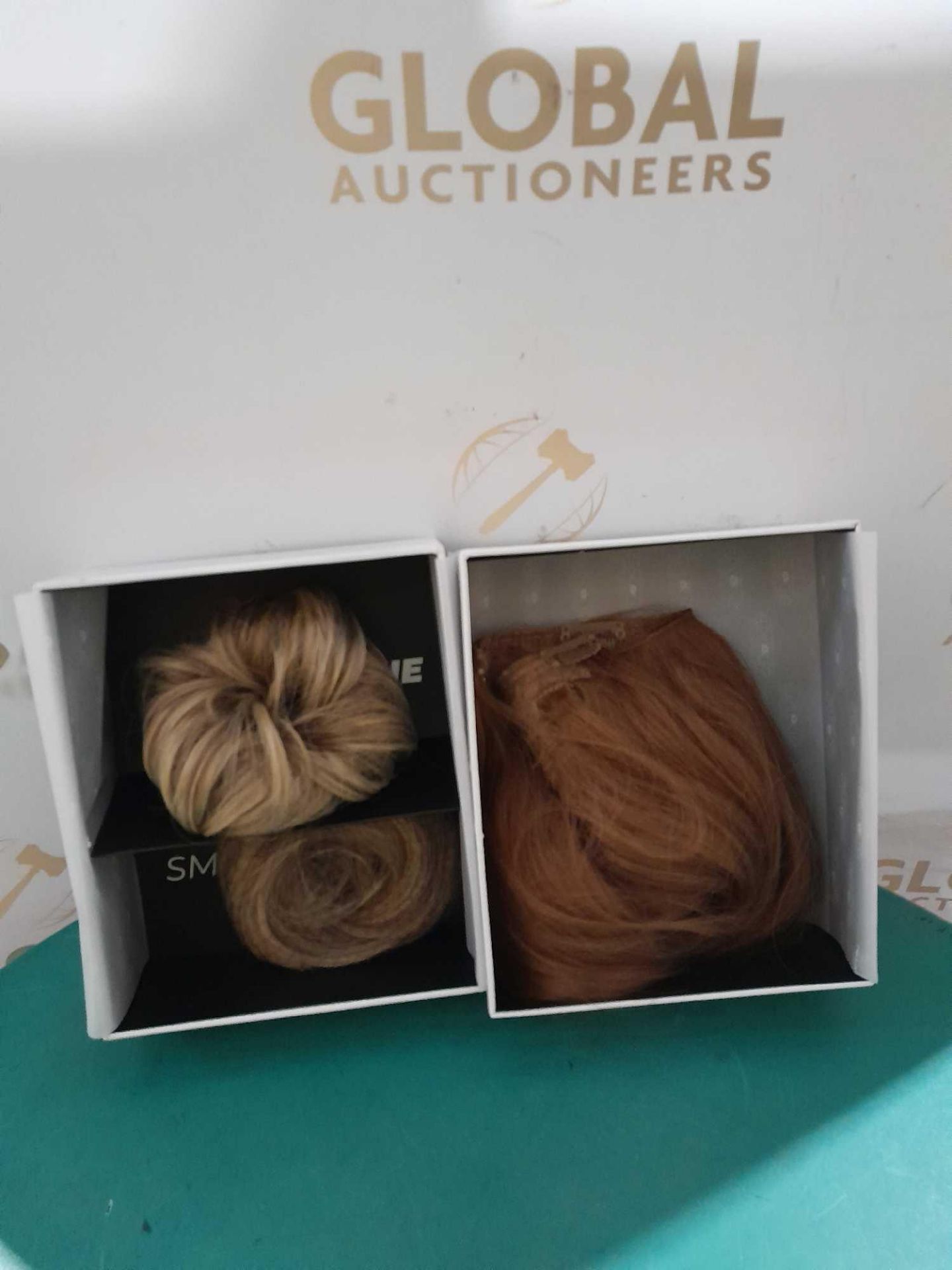 RRP £150 Lot To Contain Approx 11 Boxed Easilocks Products Including Scrunchies, Hair Piece & More - Image 2 of 2