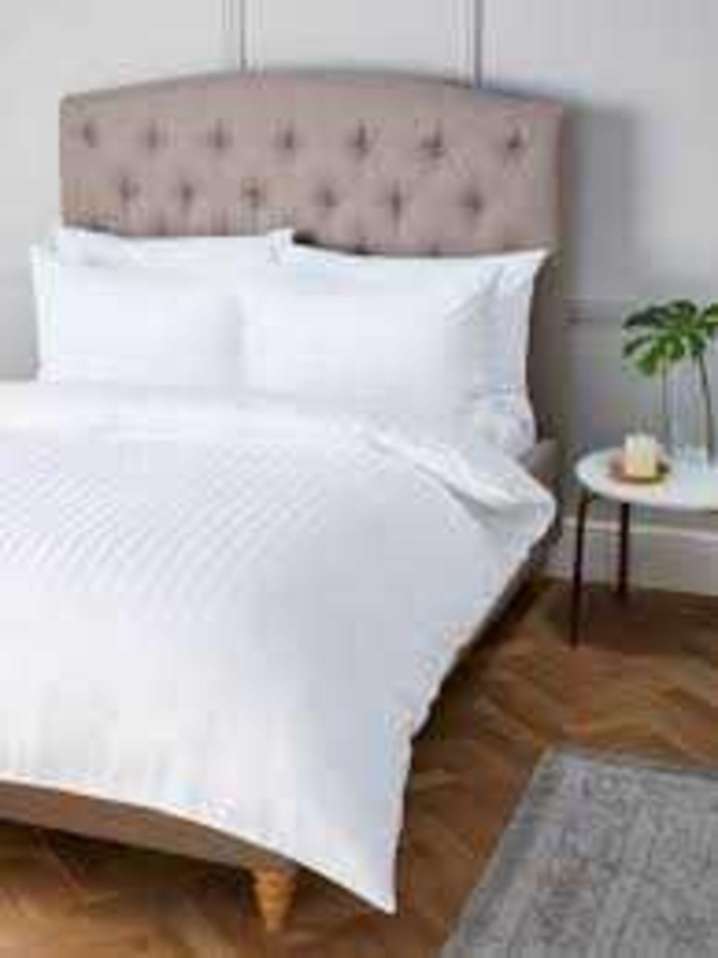 RRP £120 Lot To Contain 4 Assorted John Lewis Duvet Cover Various Sizes/Colours (Good Condition)