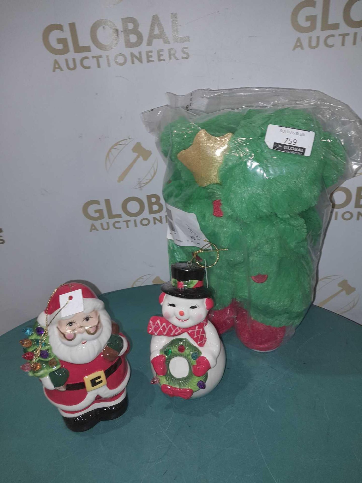 RRP £125 Lot To Contain 5 Assorted Items To Include Dancing Christmas Trees, Christmas Ceramic Figur - Image 2 of 2