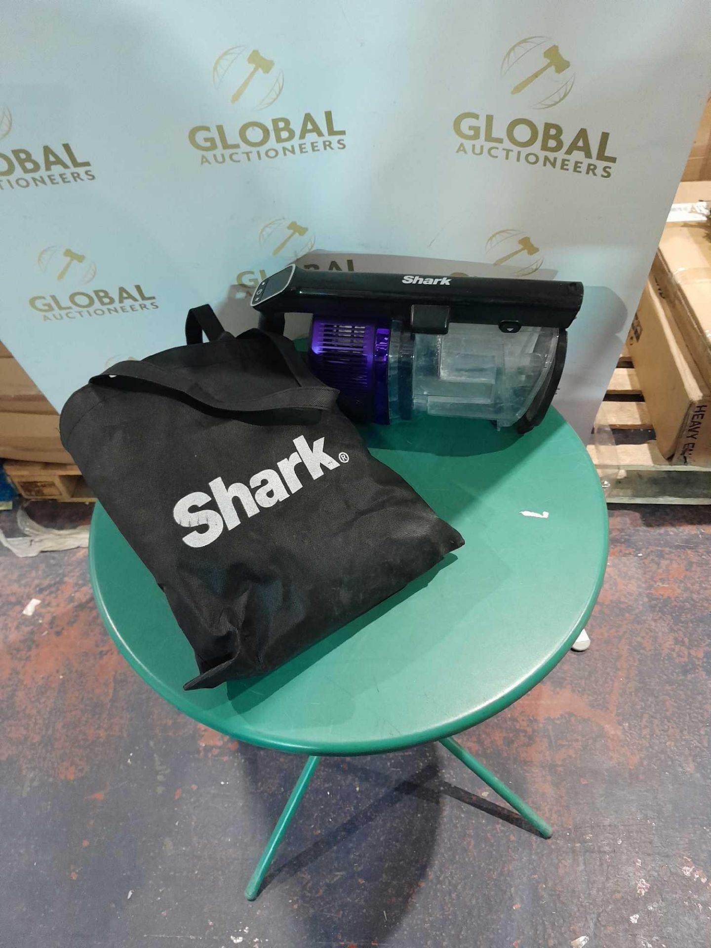 RRP £350 Boxed Shark Cordless Vacuum With Powerfins, Duoclean & Truepet Iz390Uktq (Used) - Image 2 of 2
