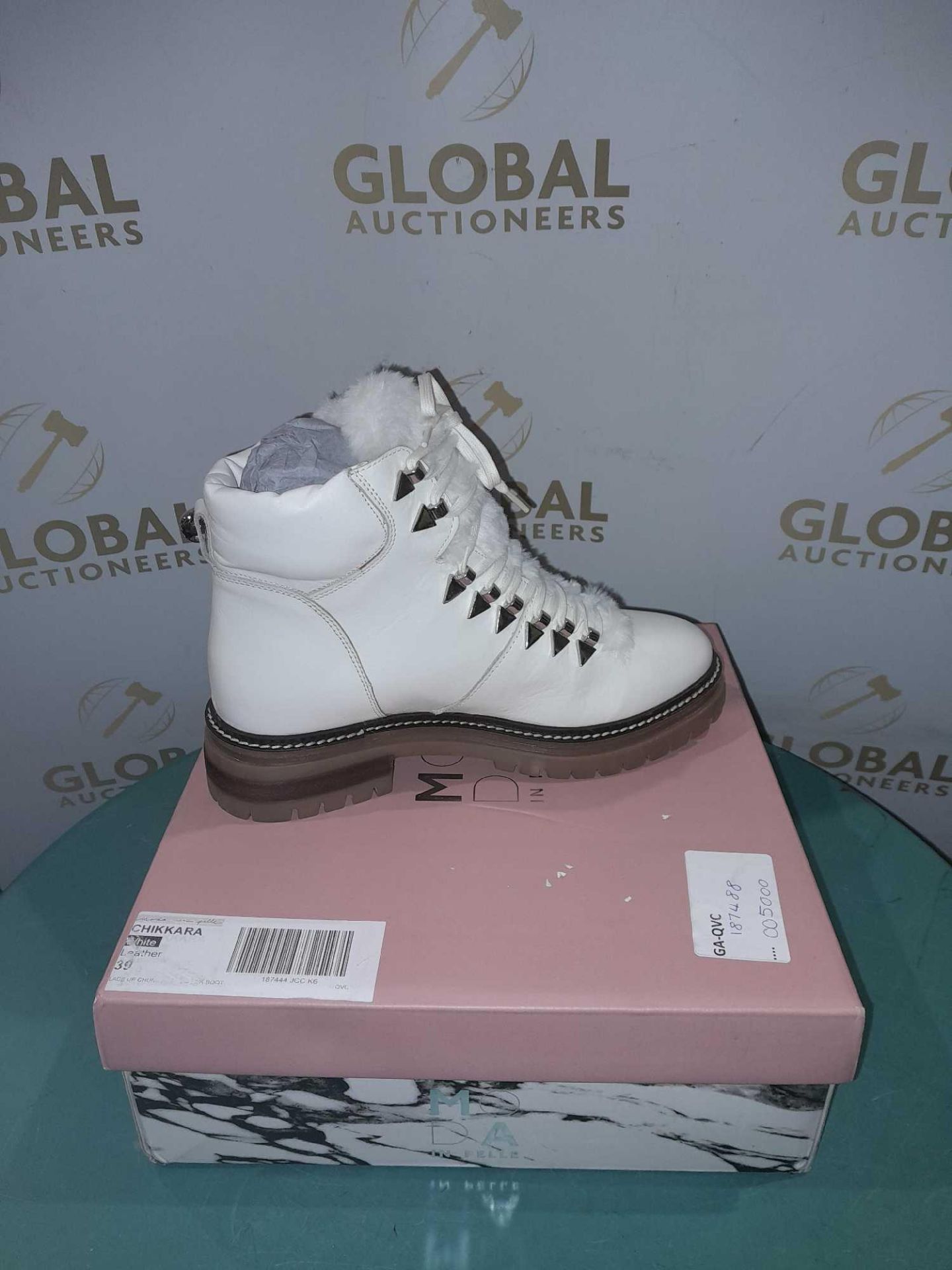 RRP £55 Boxed Moda Leather Chikkara Boots - Image 2 of 2