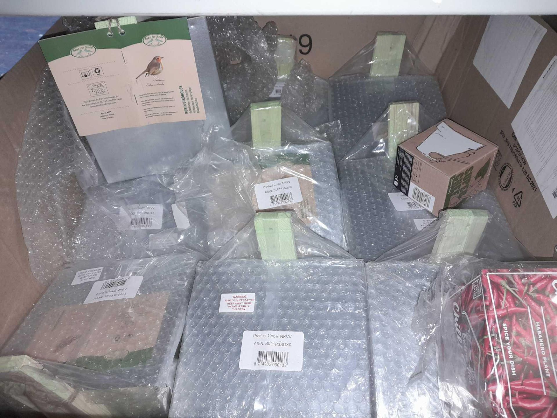 RRP £200 Large Box Of Approx. 12 Assorted Garden Items, Amazon Basics Bird House & More (New) - Image 2 of 2