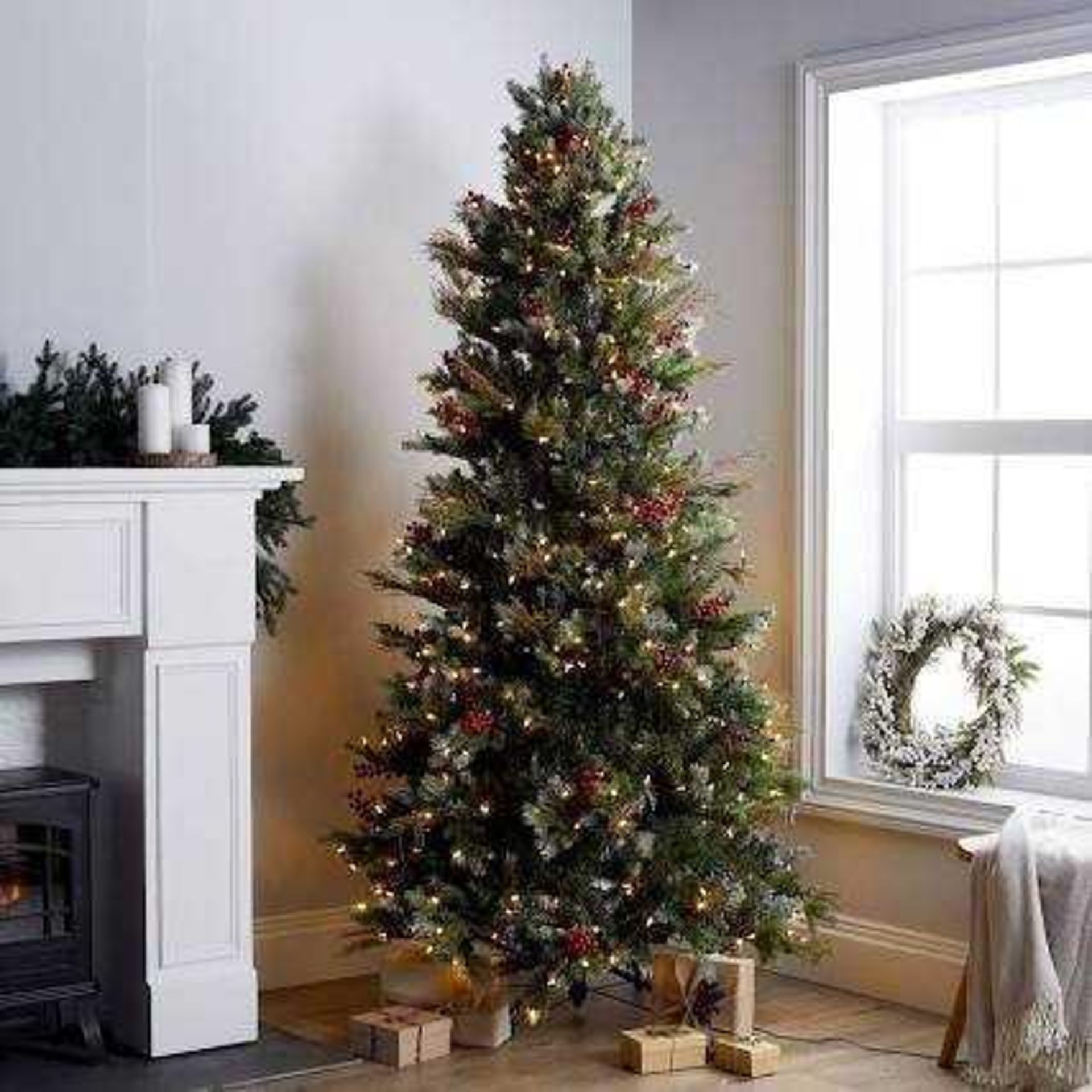 RRP £450 Boxed Alison Cork Sugar Spruce 6Ft Dusted Christmas Tree