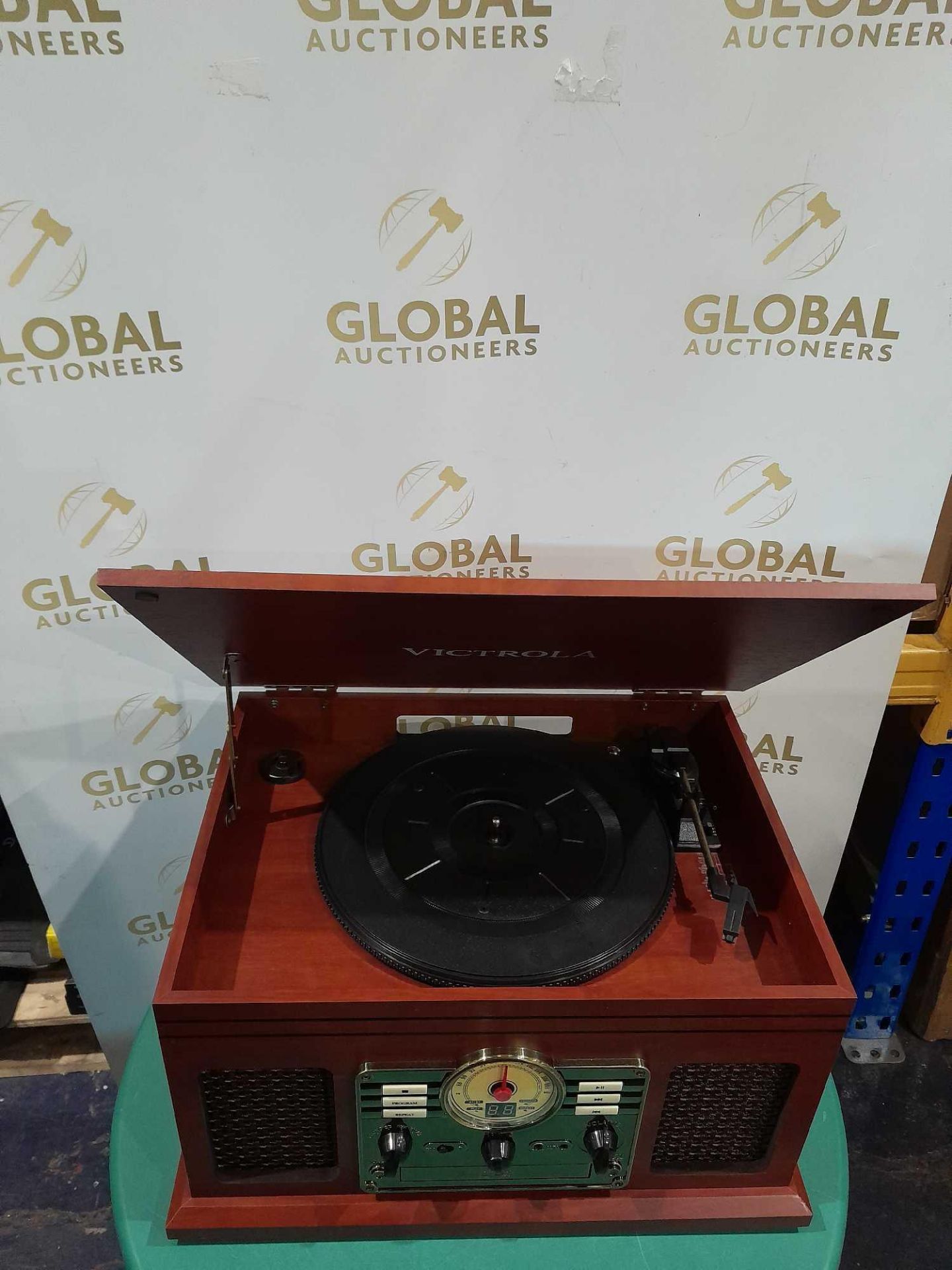 RRP £150 Boxed Victrola The Quincy Music Centre Record Player And Bluetooth Speaker - Image 2 of 3