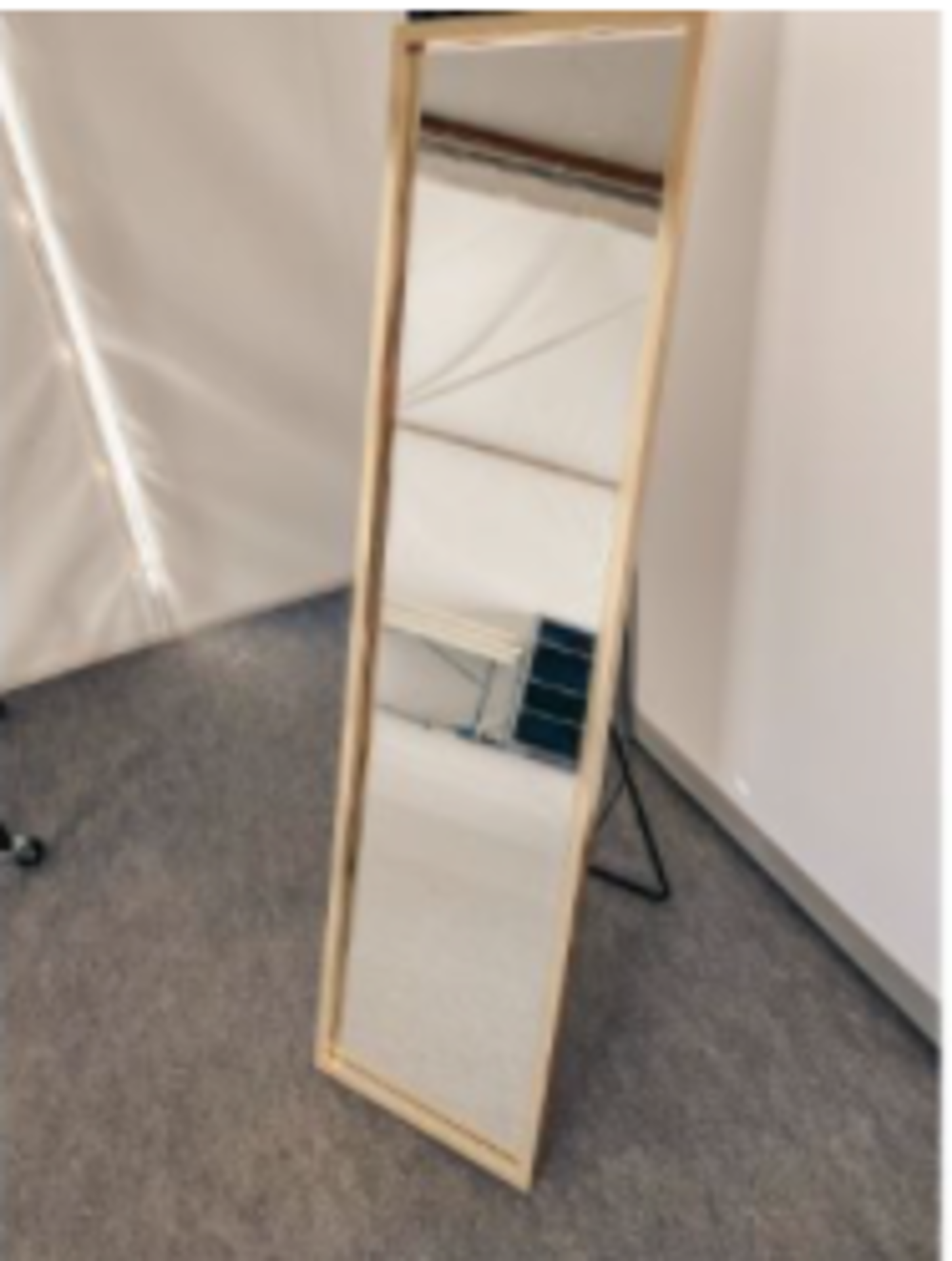 RRP £120 Lot To Contain 1X Floor Standing Mirror (Condition Reports Available On Request, All