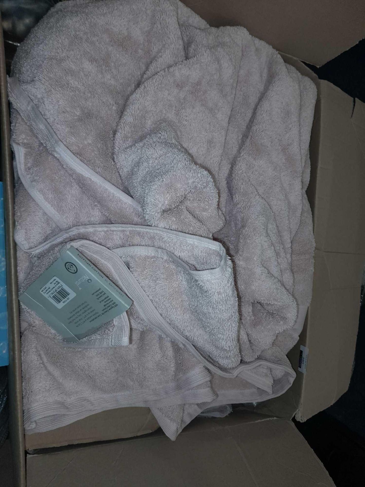 RRP £210 John Lewis 10+ Luxury Egyptian Towels. Pink. - Image 2 of 2
