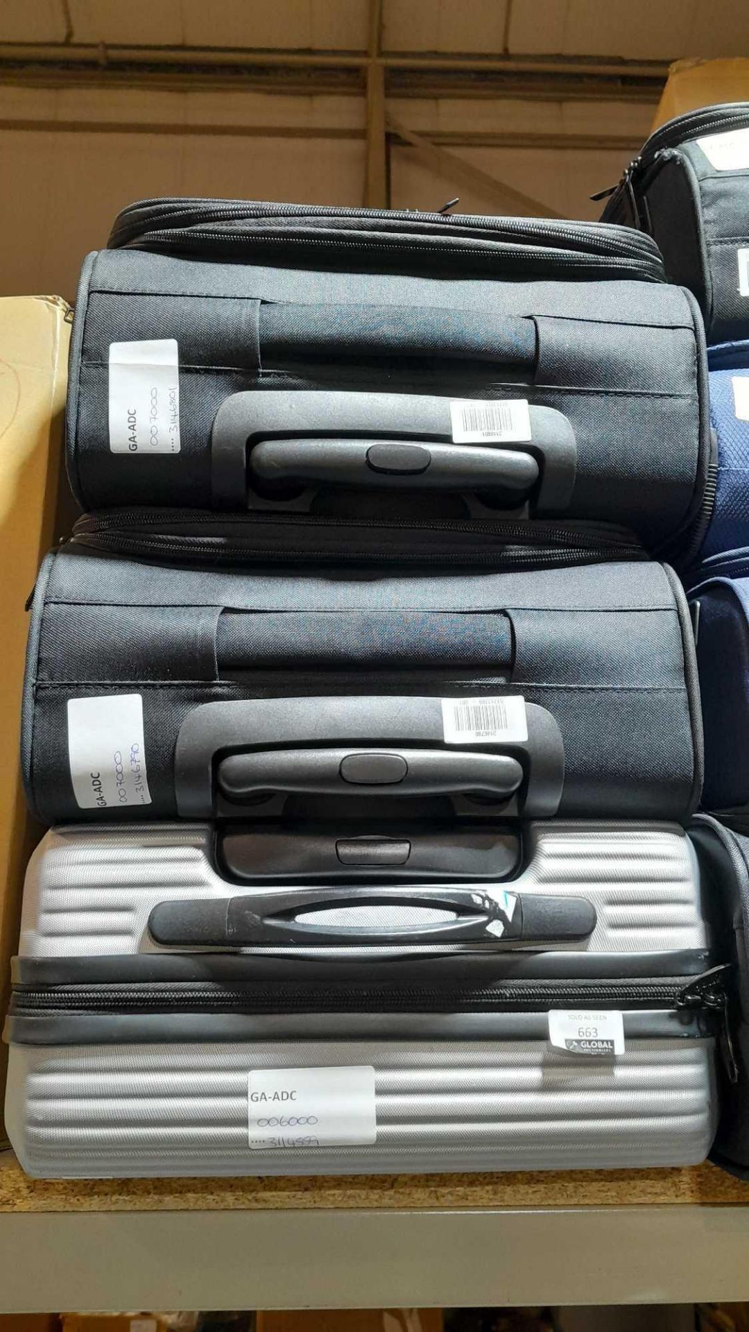 RRP £200 Lot To Contain 3 Assorted Unboxed John Lewis Black And Silver Soft And Hard Shell Travel Su - Image 2 of 2