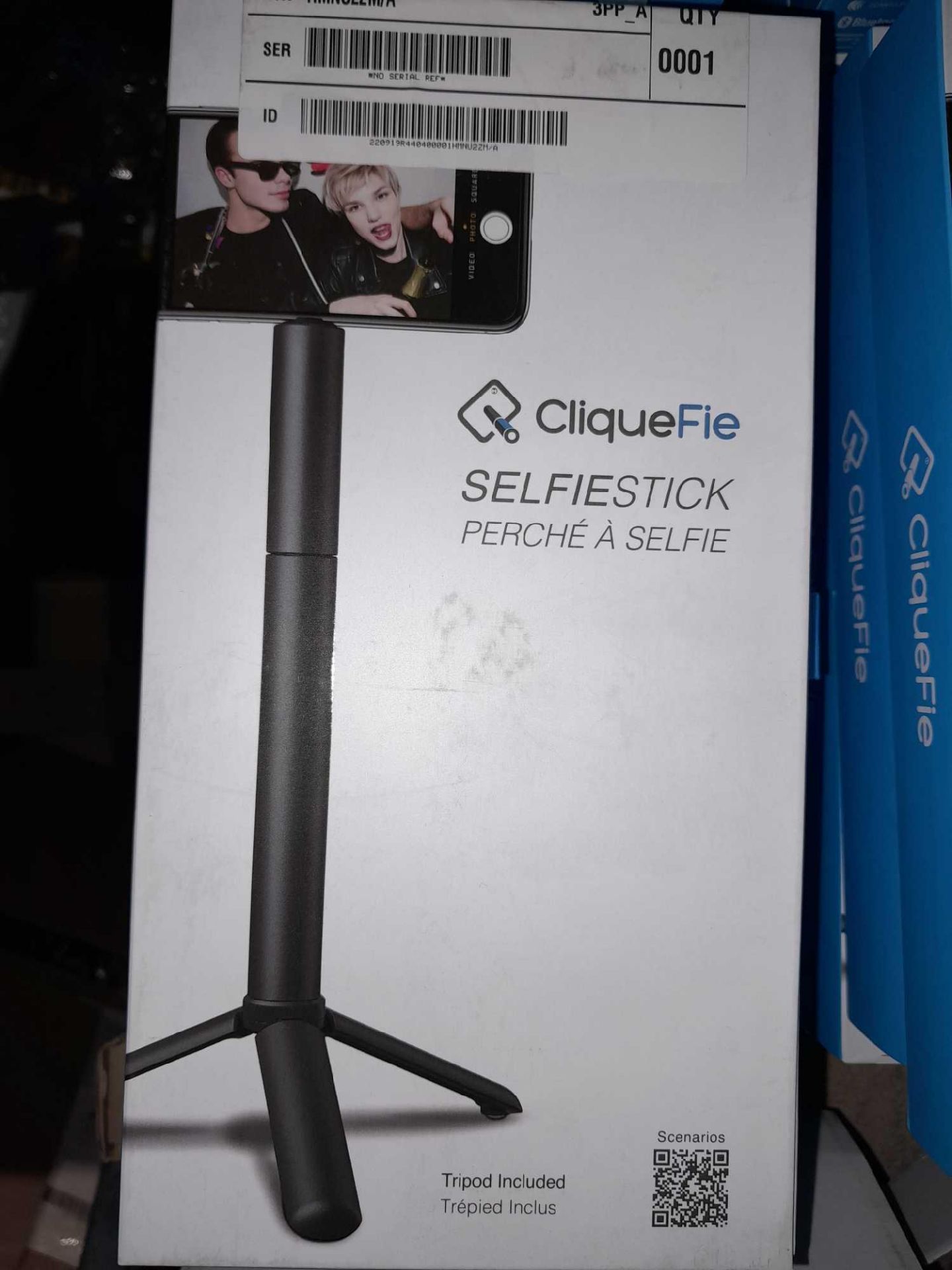 RRP £300 Lot To Contain 6 Boxed Cliquefie Tripod Selfie Sticks - Image 2 of 3