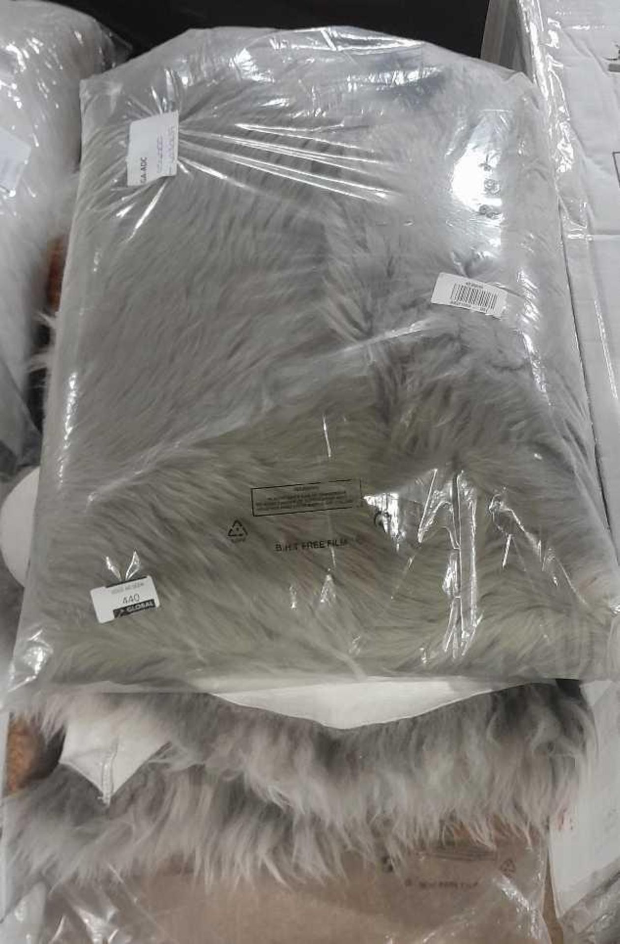RRP £140 Lot To Contain 3 Bagged Assorted Items To Include 2 John Lewis Grey Faux Sheepskin Rugs And - Image 3 of 3