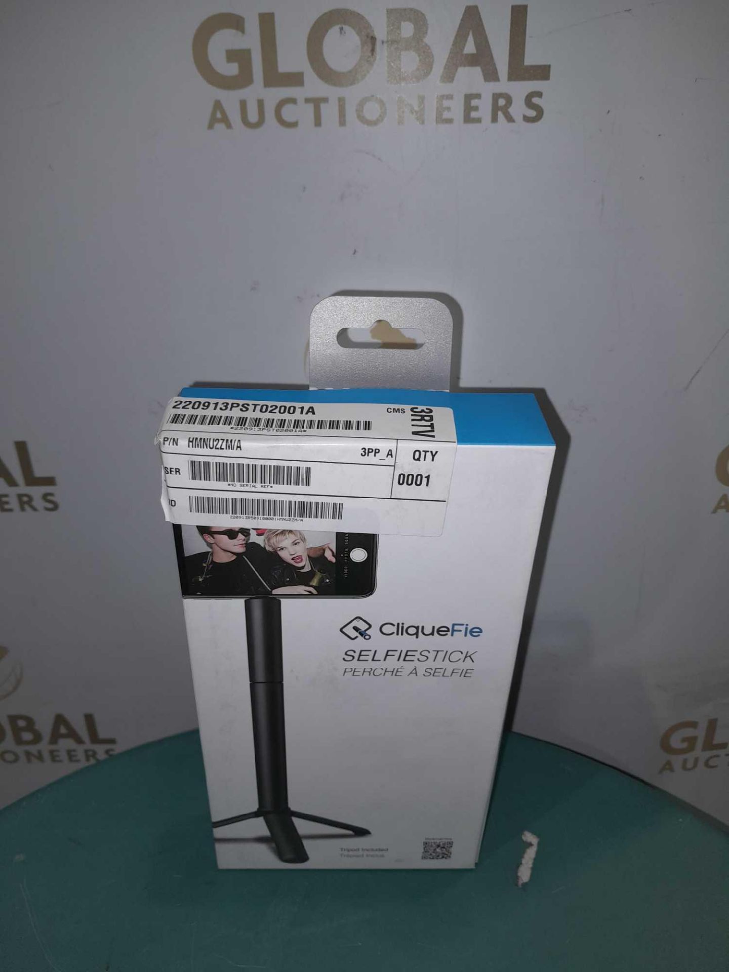 RRP £300 Lot To Contain 5 Boxed Cliquefie Tripod Selfie Sticks - Image 2 of 2