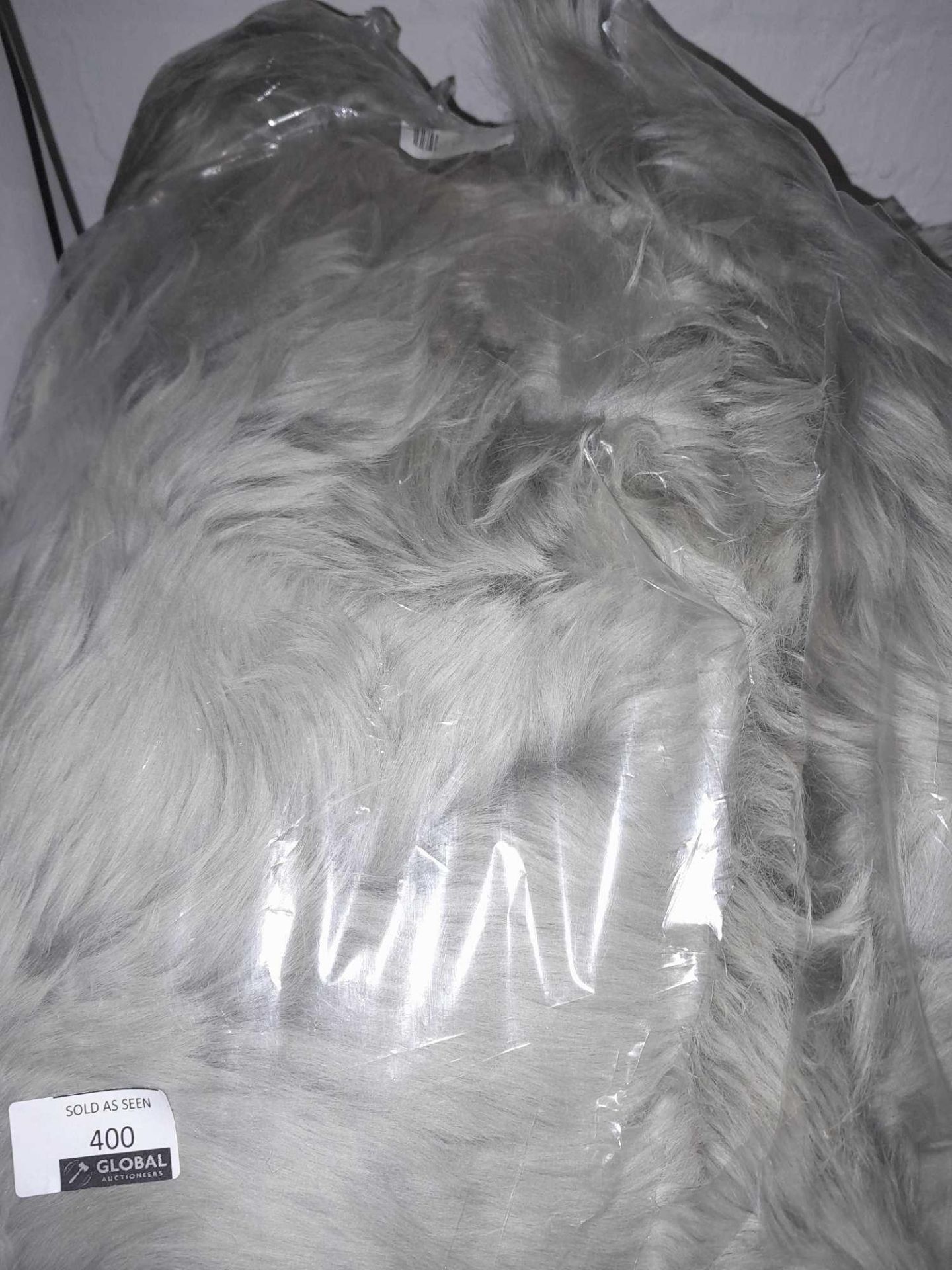 RRP £175 Bagged John Lewis 180X115Cm Grey Sheepskin Rug - Image 2 of 2