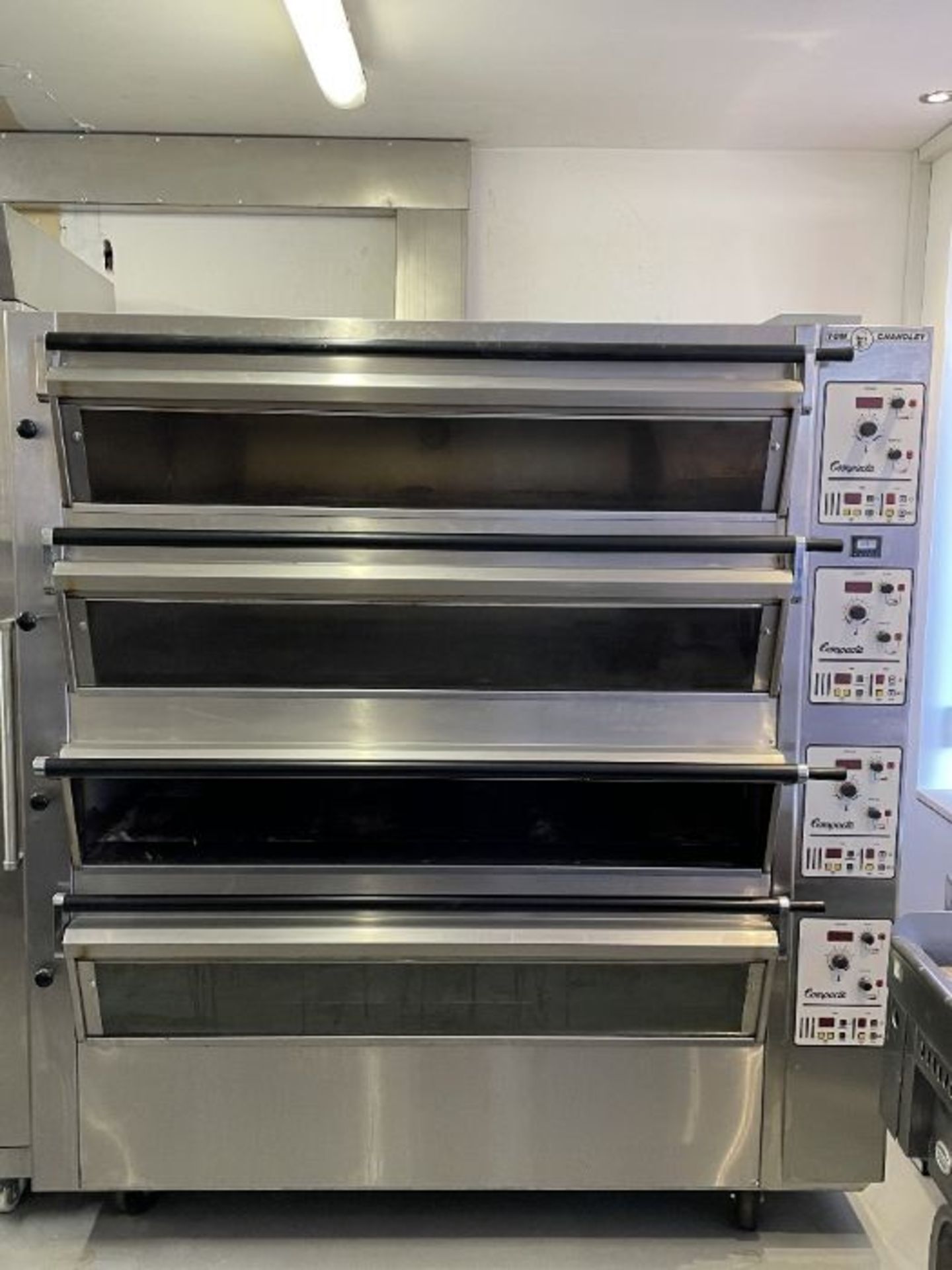 Tom Chandley Ltd model CPMKT438 Compacta 4 deck high crown oven