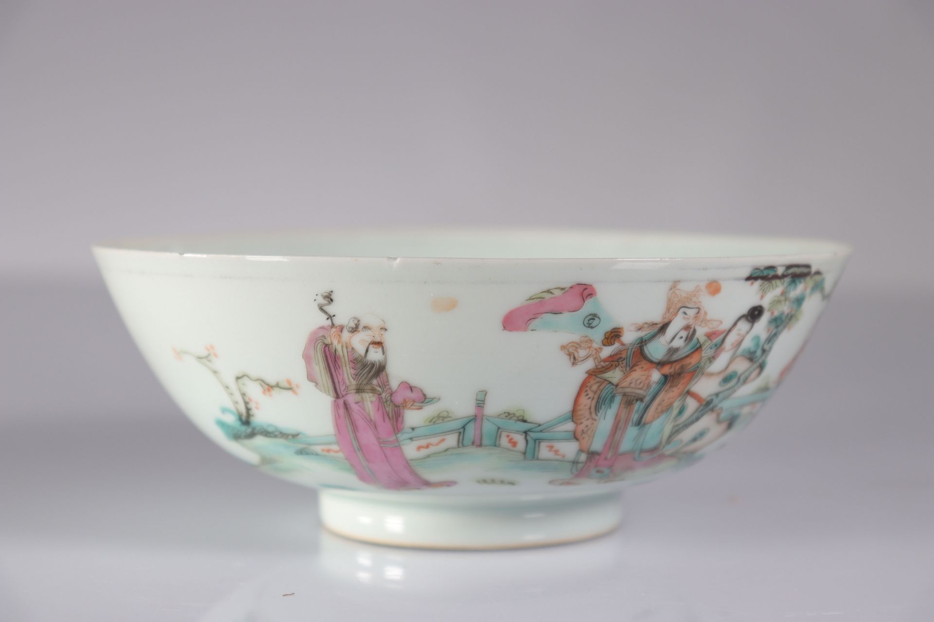 China famille rose porcelain bowl decorated with 19th century characters - Bild 2 aus 4